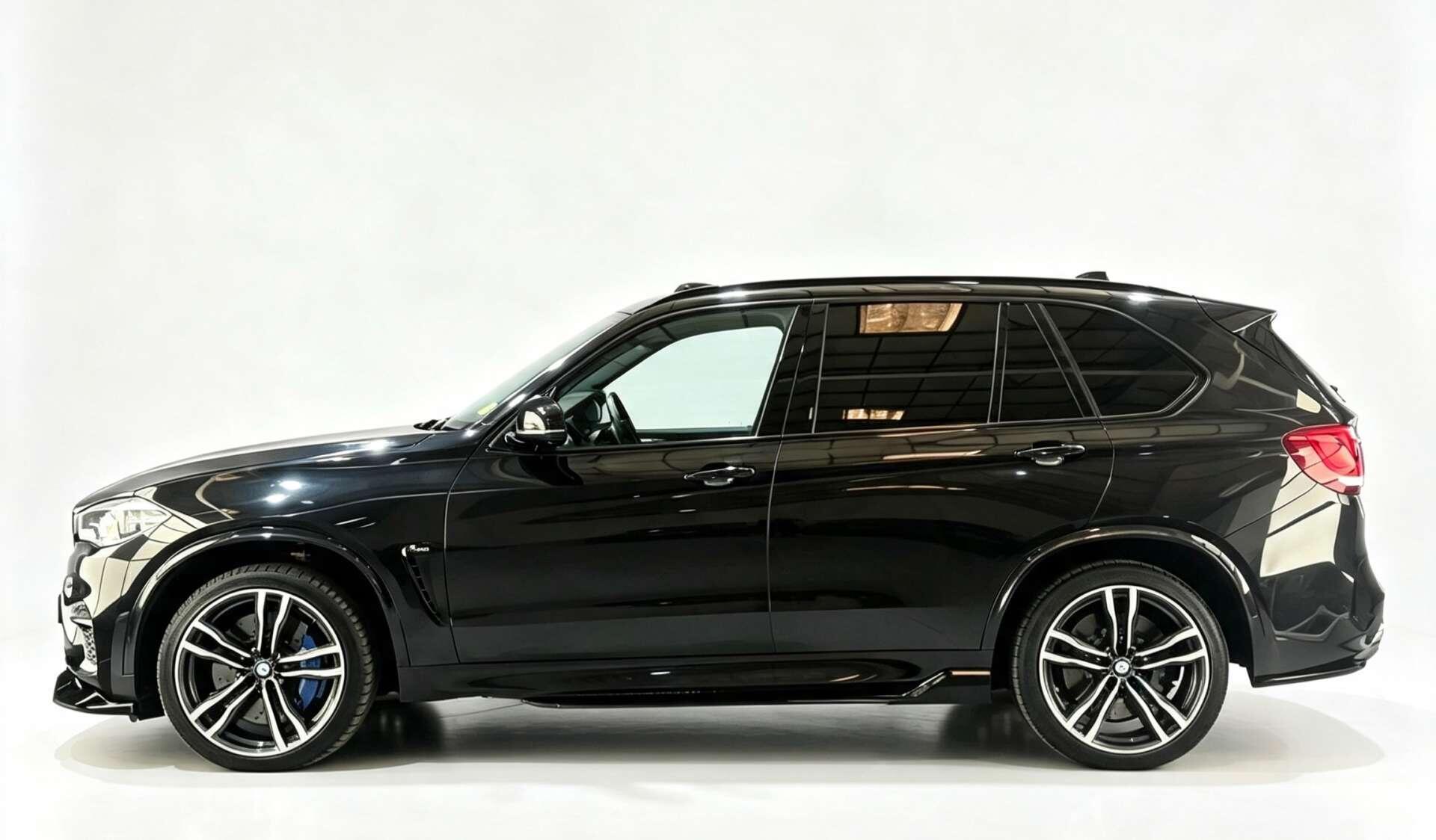BMW X5 M view 9