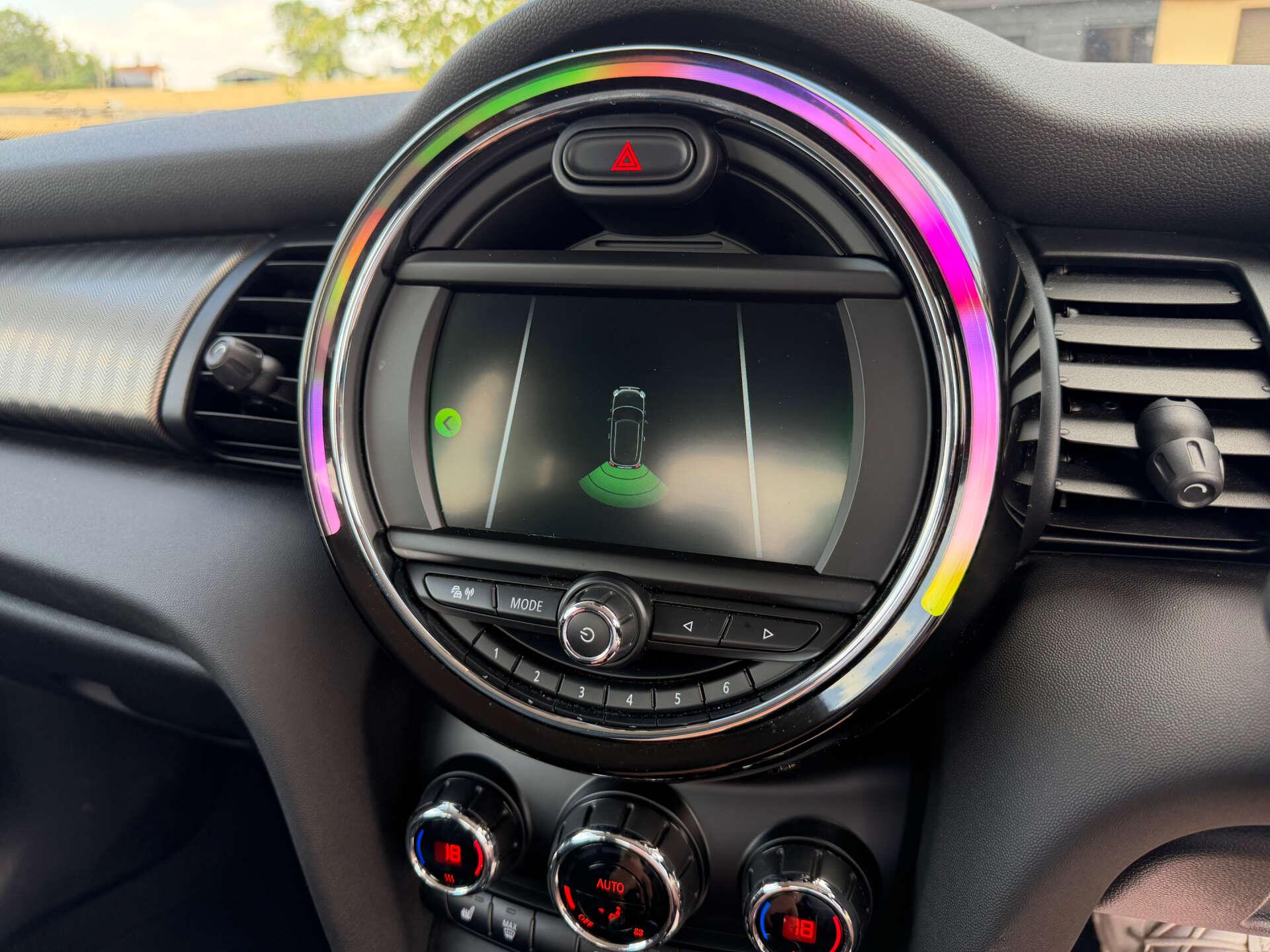 Mini Hatch view 19