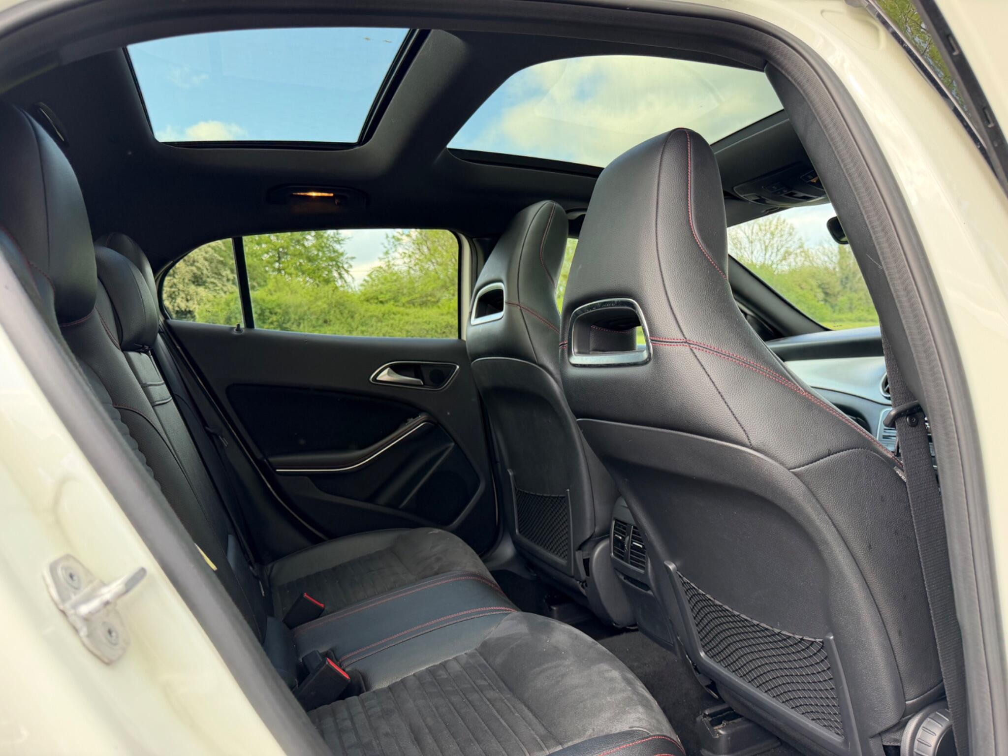 Mercedes-Benz Gla view 53