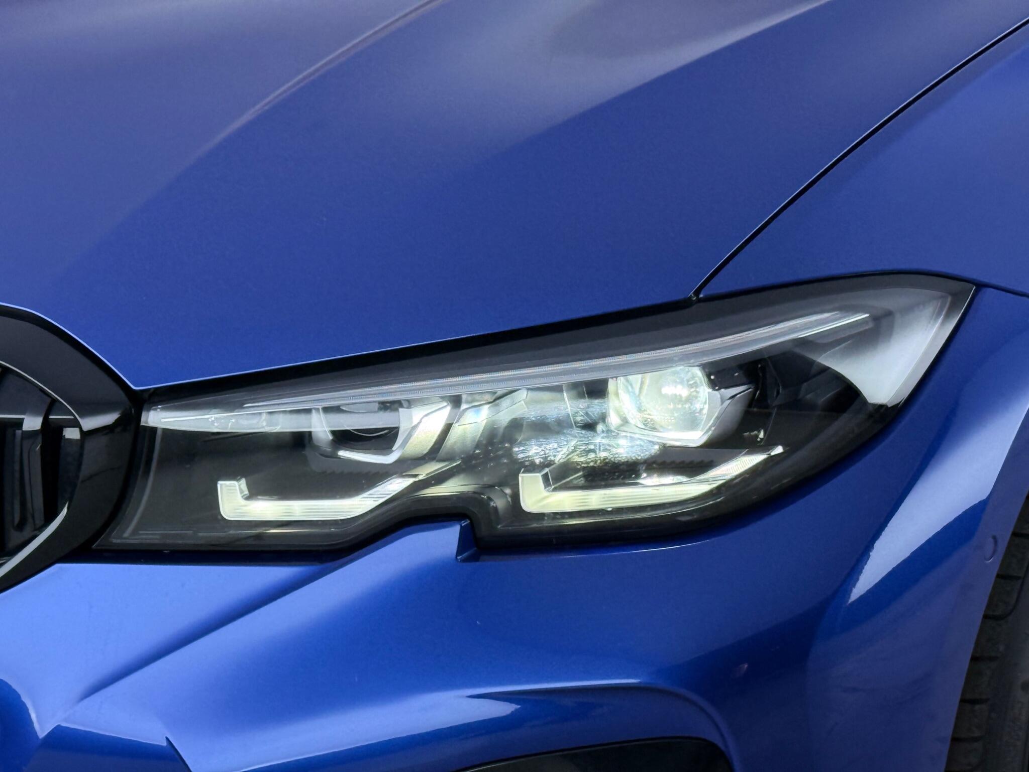 BMW 3 Series view 4