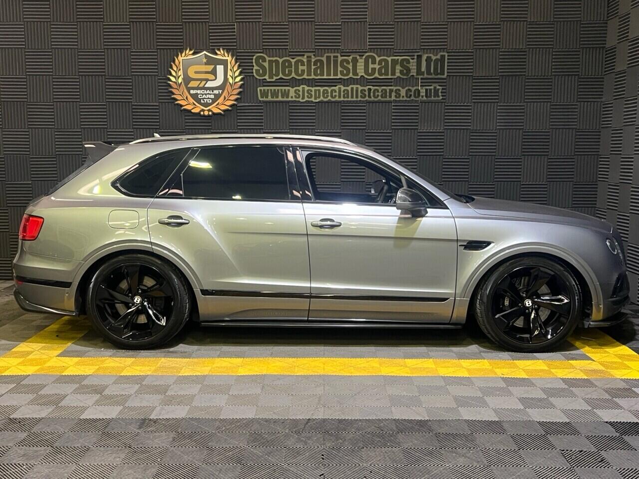 Bentley Bentayga view 4