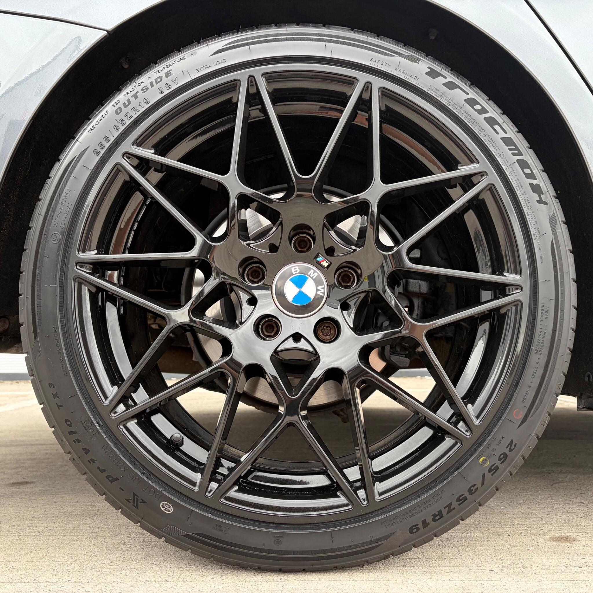 BMW 3 Series view 22