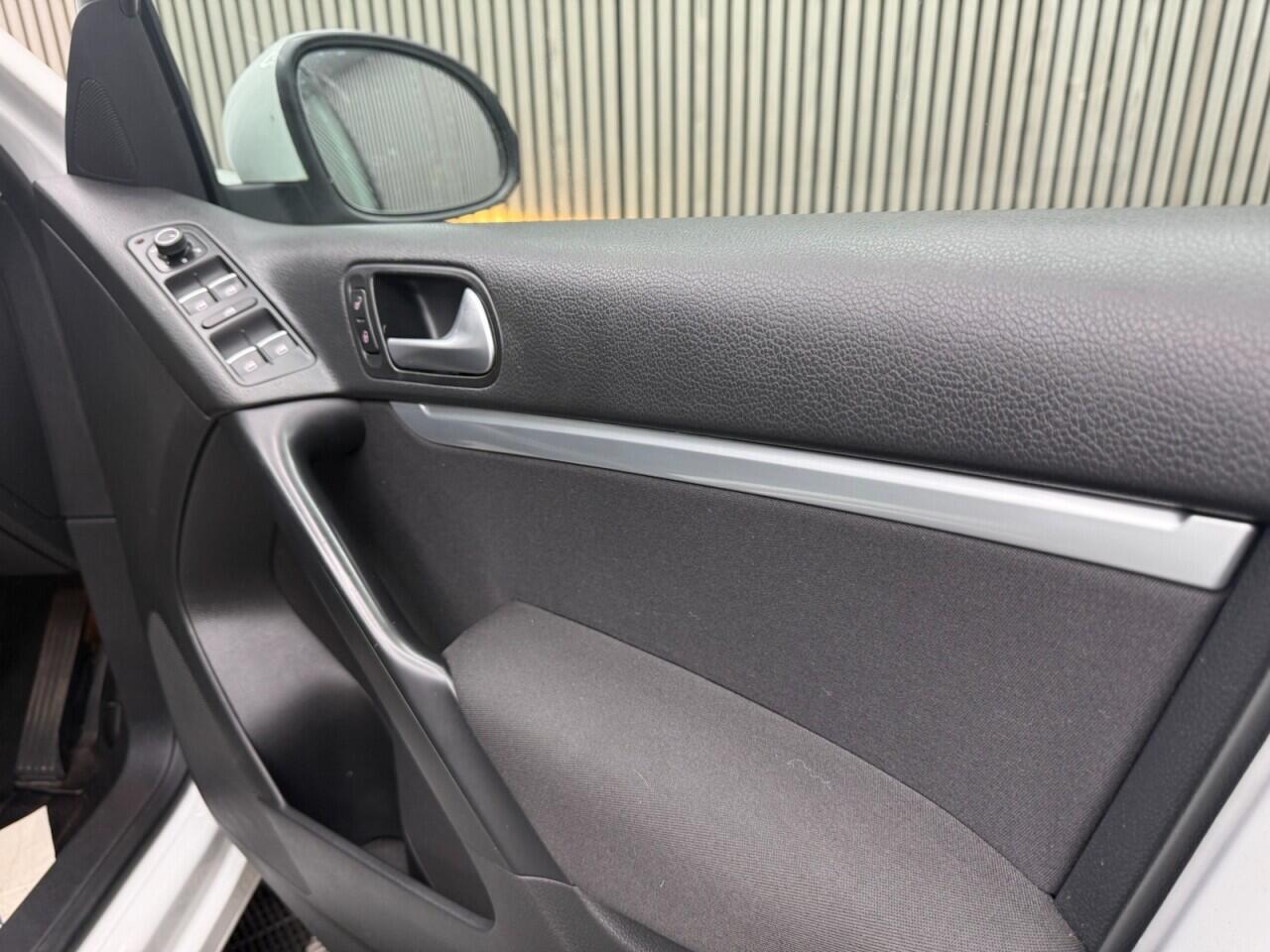 Volkswagen Tiguan view 10