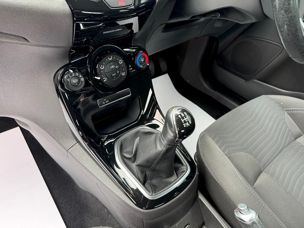 Ford Fiesta view 23