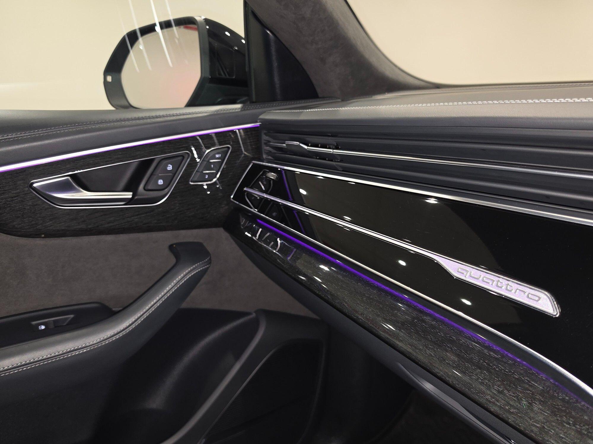 Audi Q8 view 87