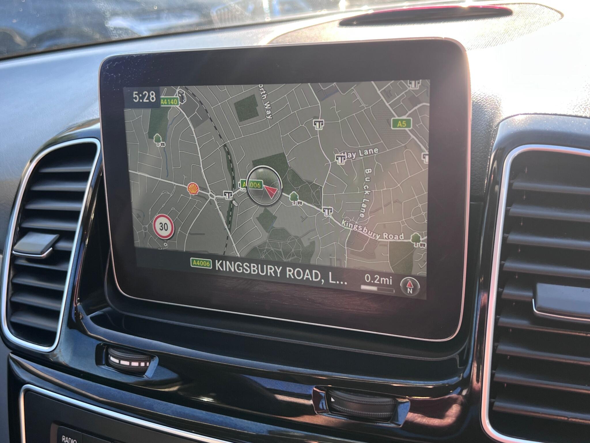 Mercedes-Benz Gle view 21