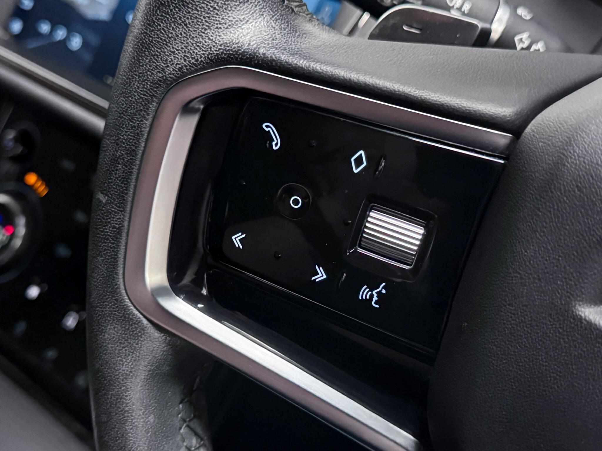 Land Rover Range Rover Evoque view 39
