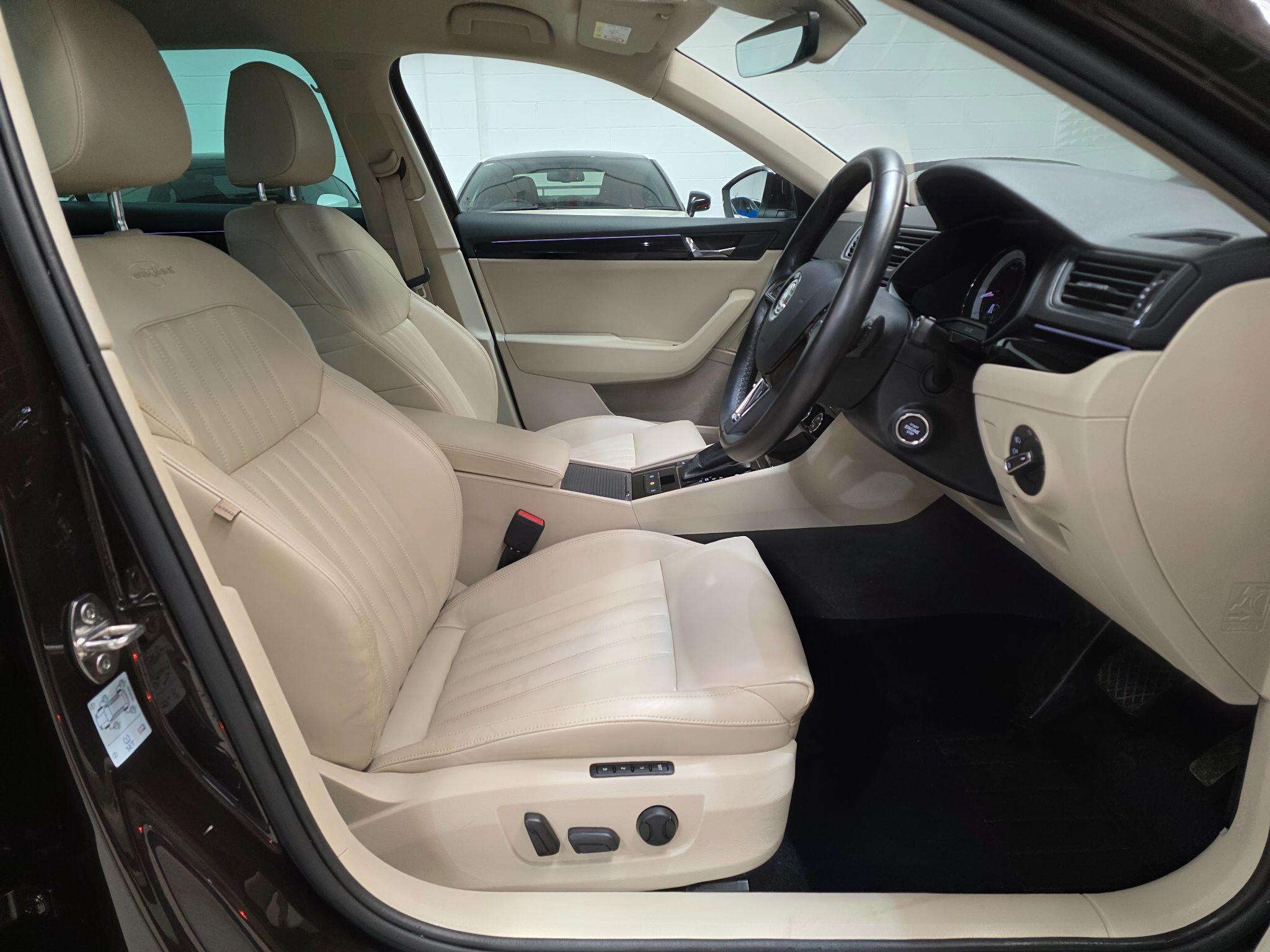 Skoda Superb view 6