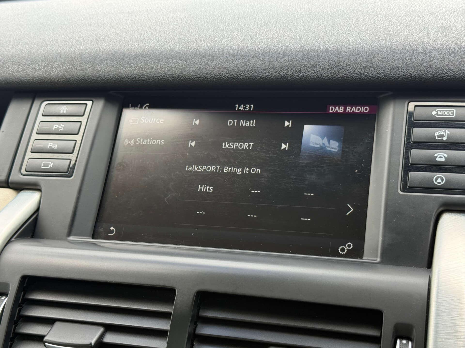 Land Rover Discovery Sport view 53