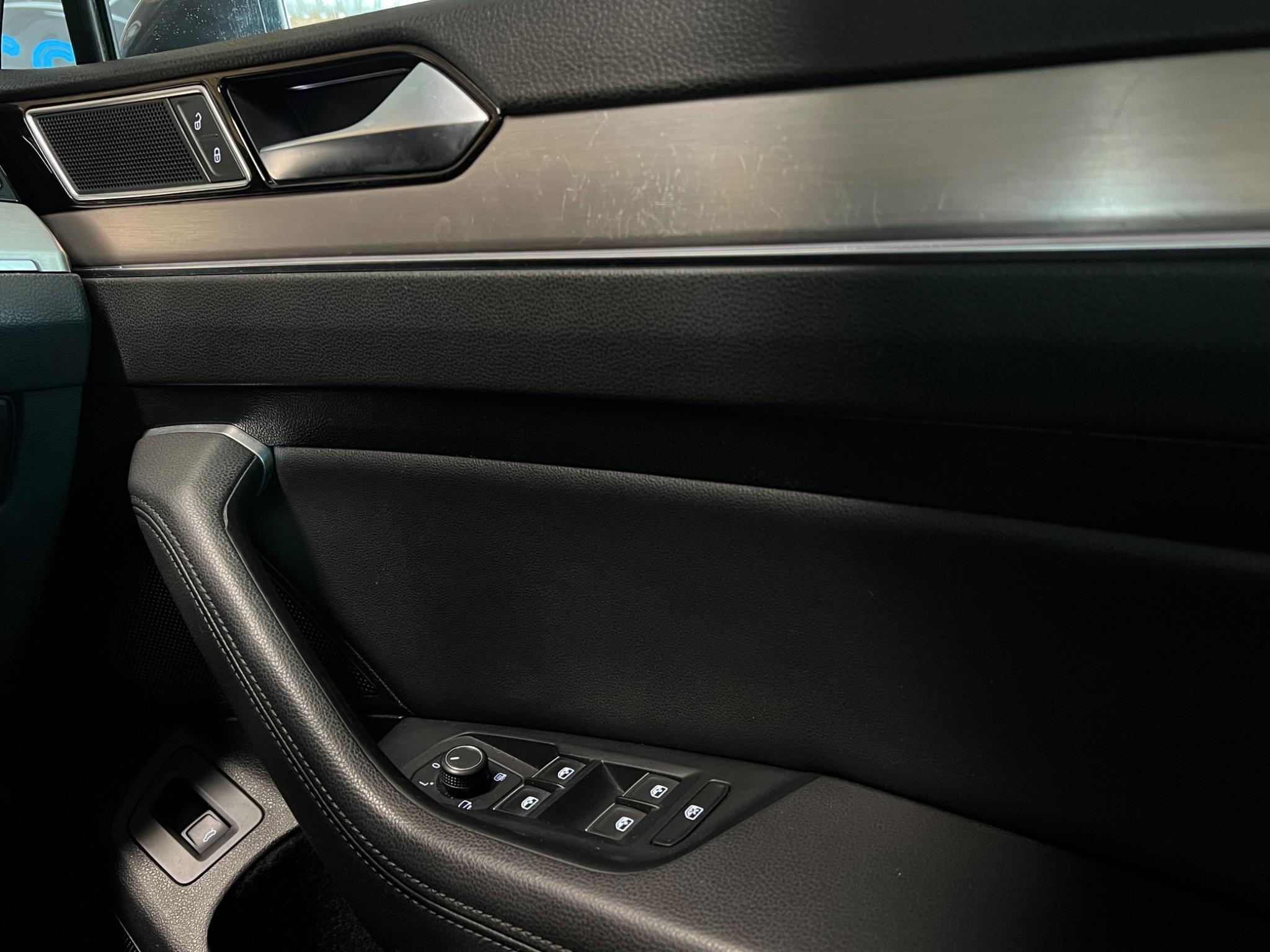 Volkswagen Passat view 21