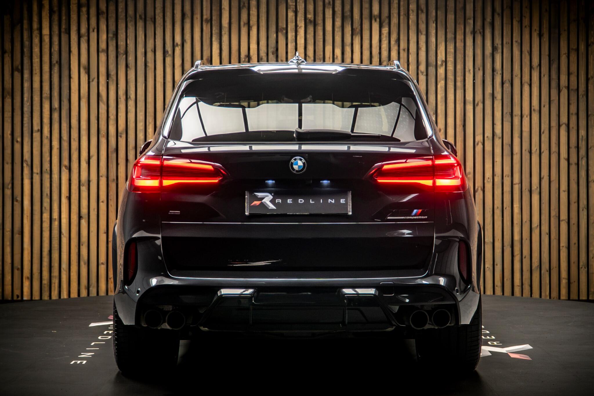 BMW X5 M view 6