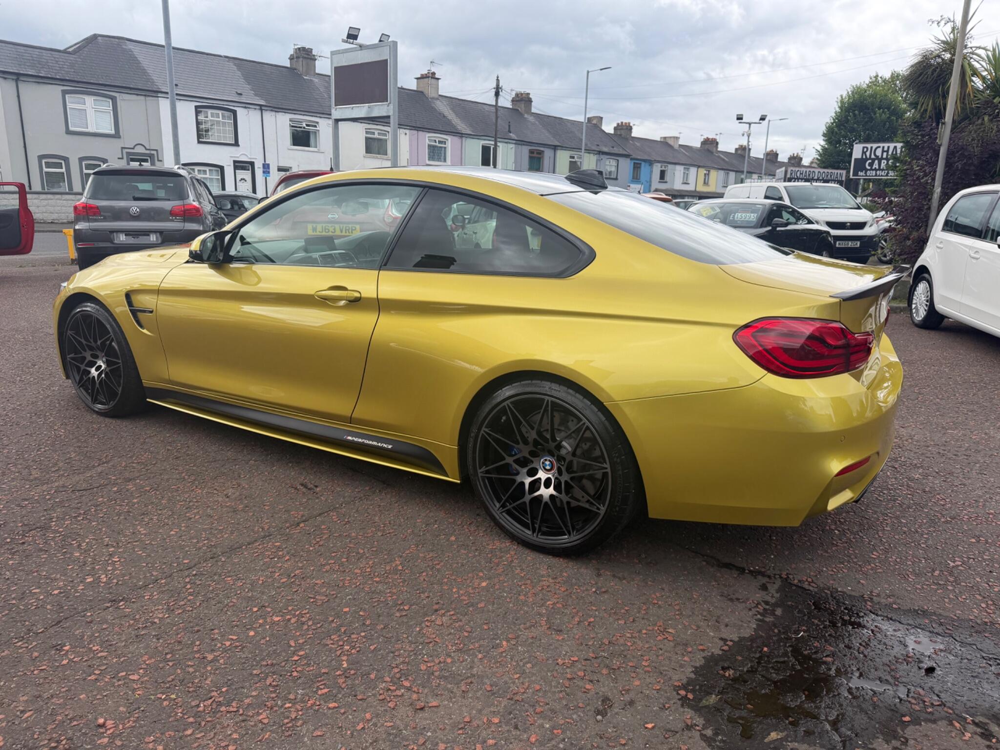 BMW M4 view 6