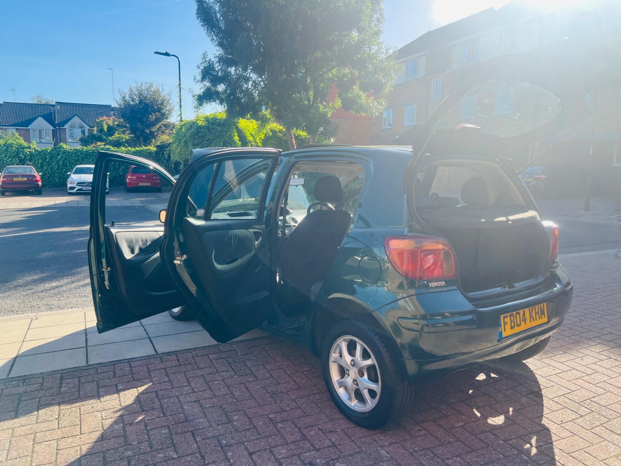Toyota Yaris view 5
