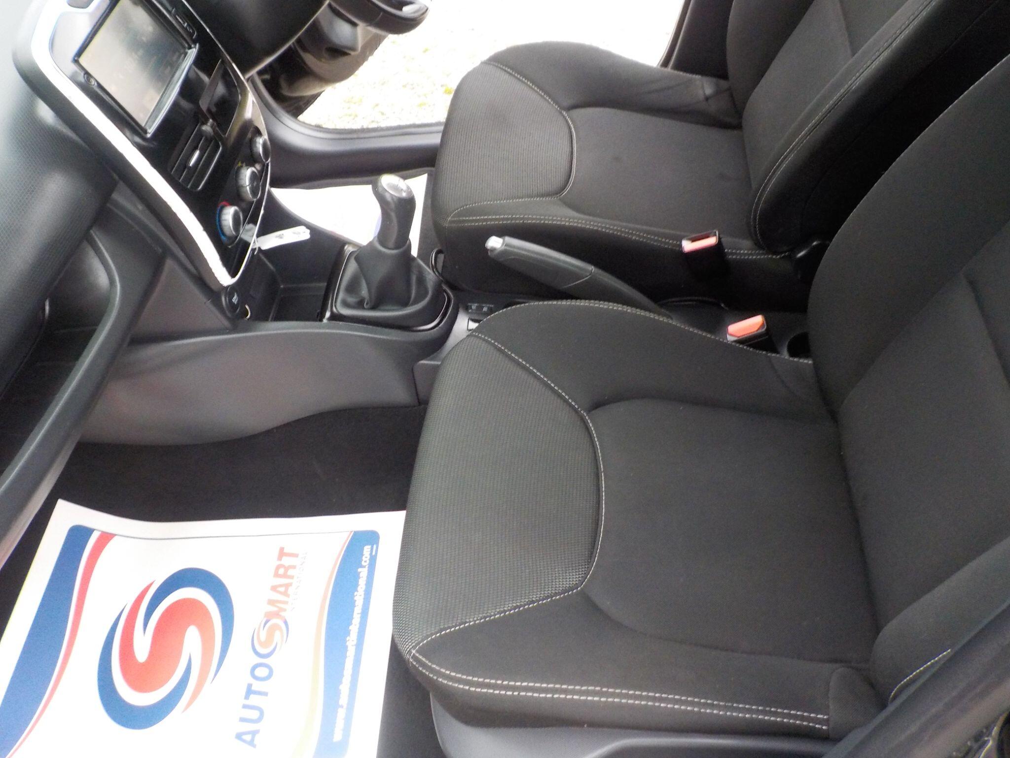 Renault Clio 1.2 16V Dynamique MediaNav Euro 5 5dr