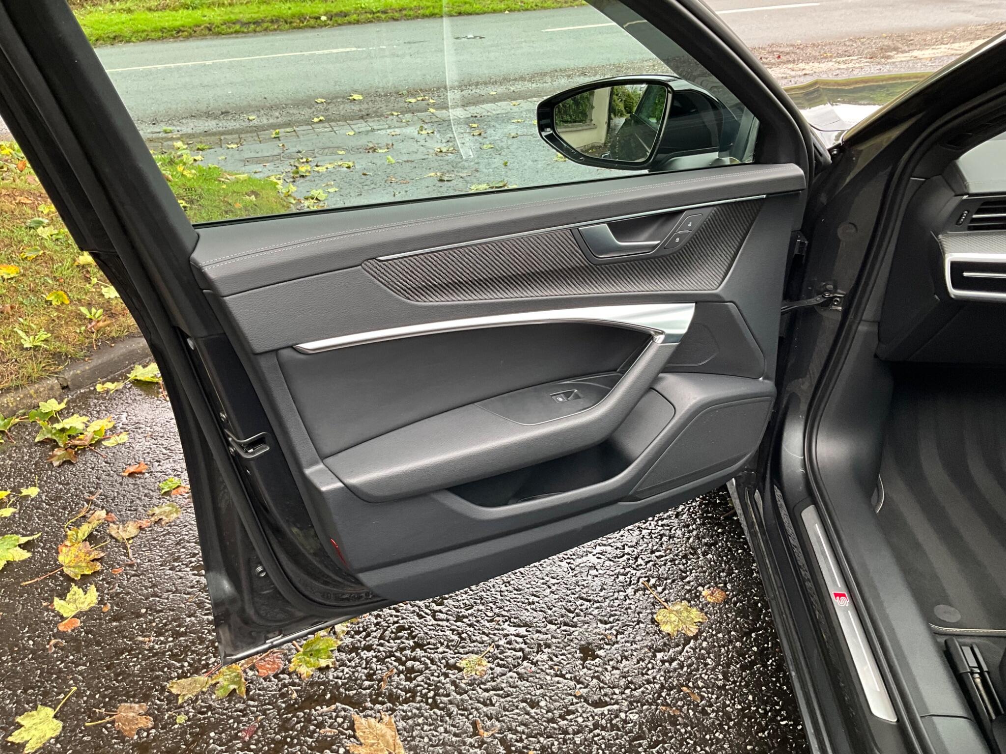 Audi A6 Avant view 19