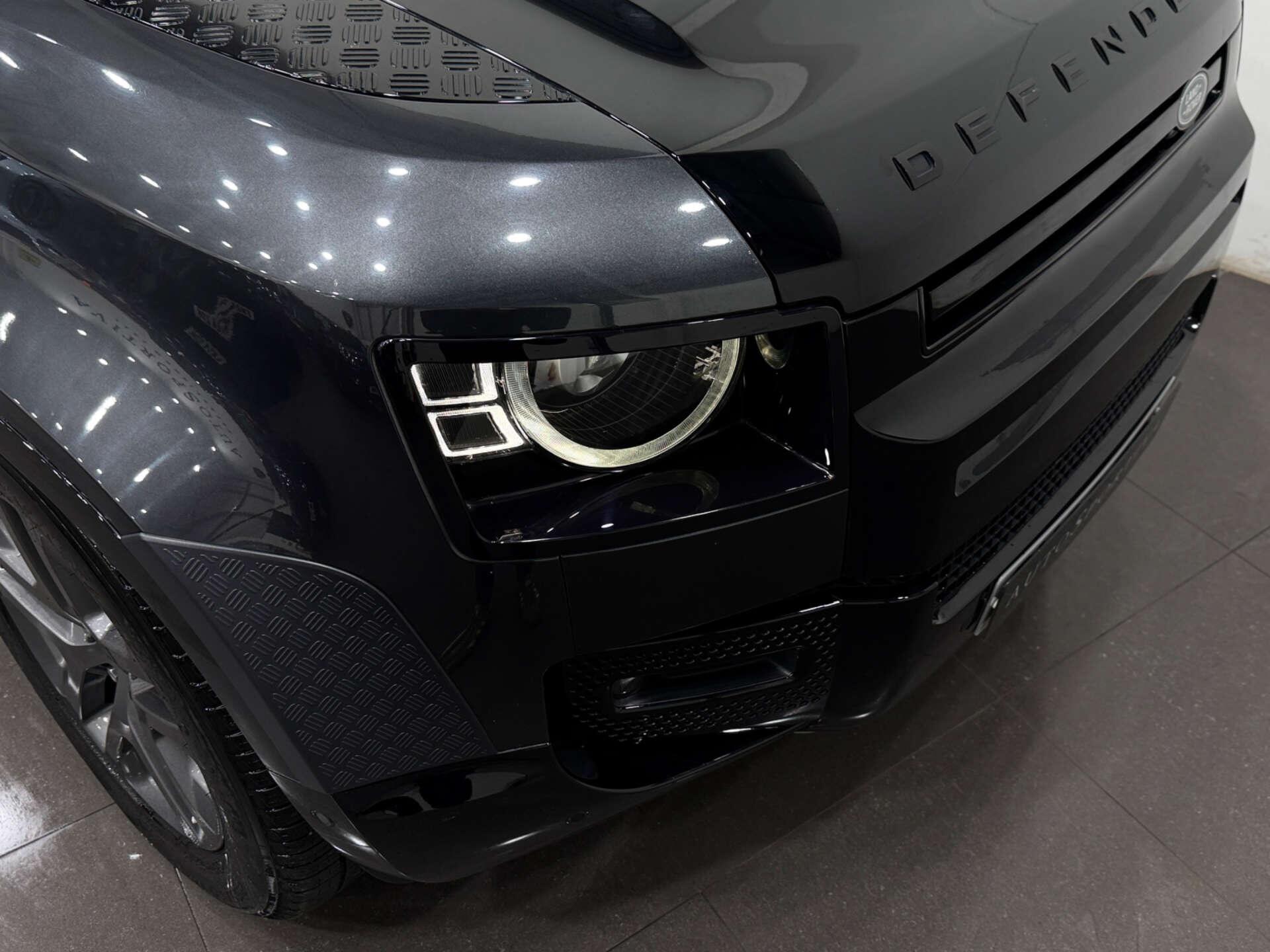 Land Rover Defender view 33