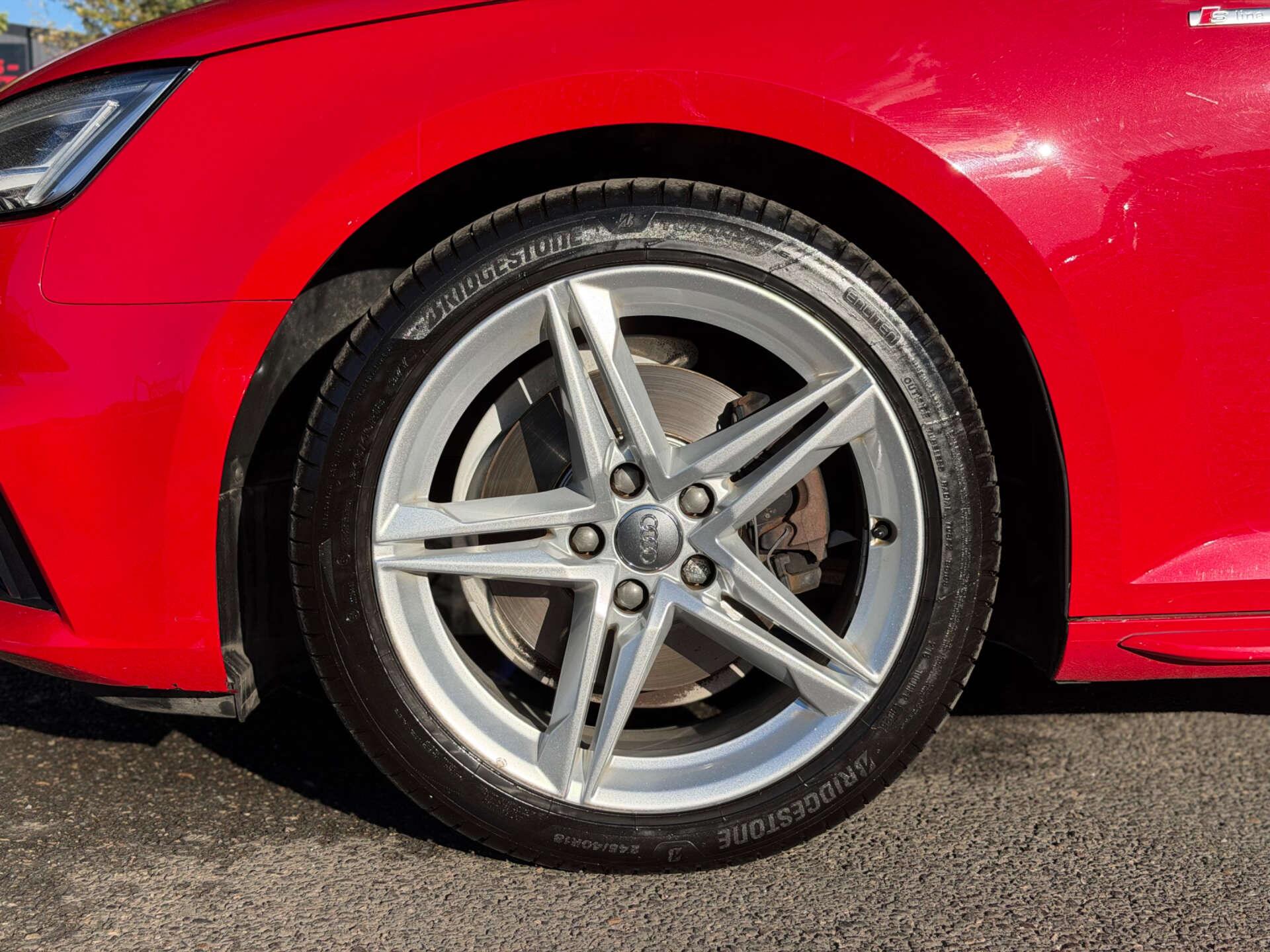 Audi A4 view 16