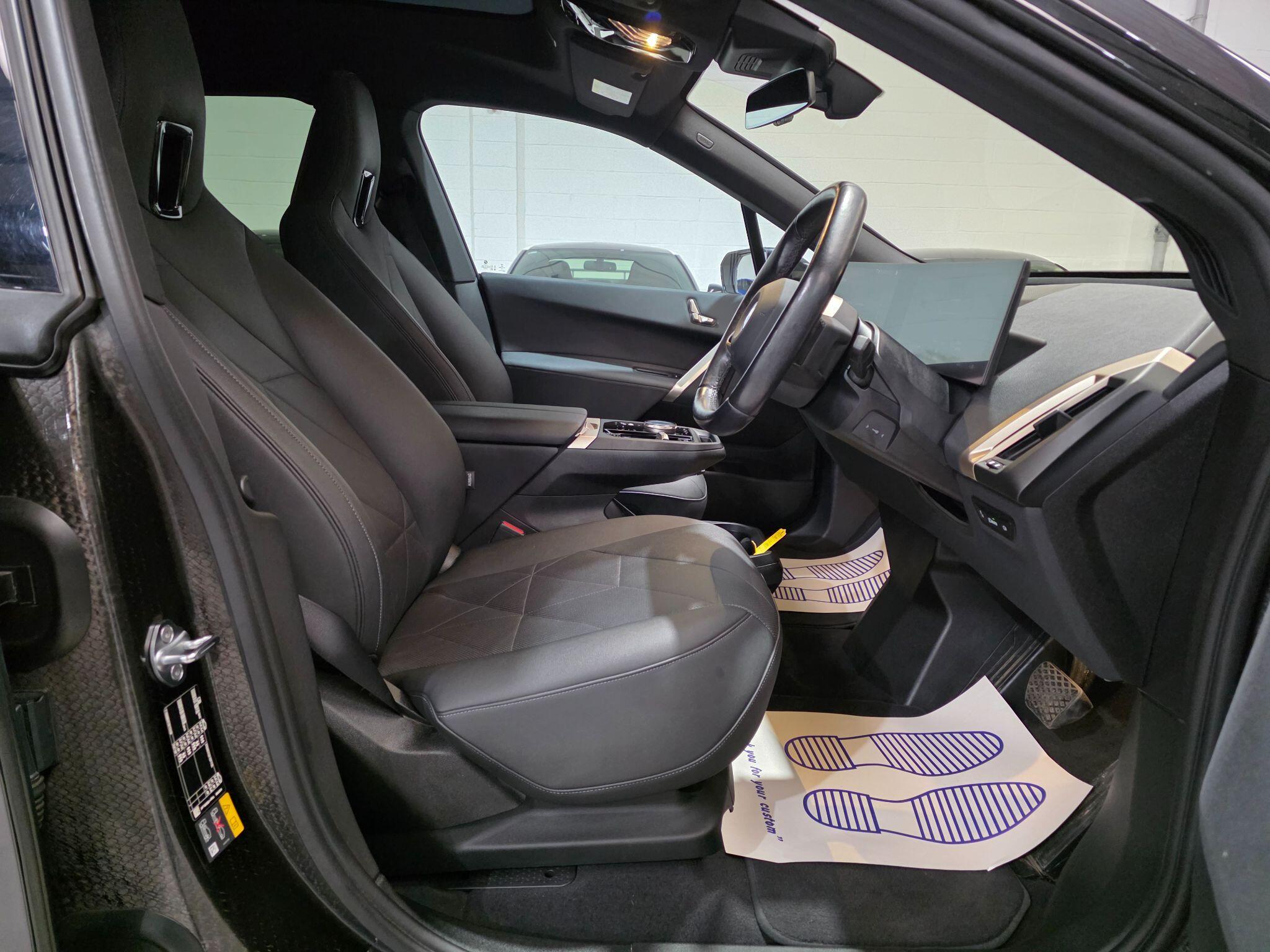 BMW Ix view 6