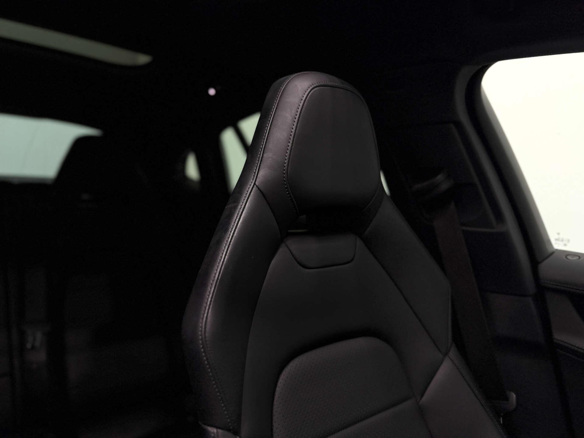 Porsche Panamera view 39