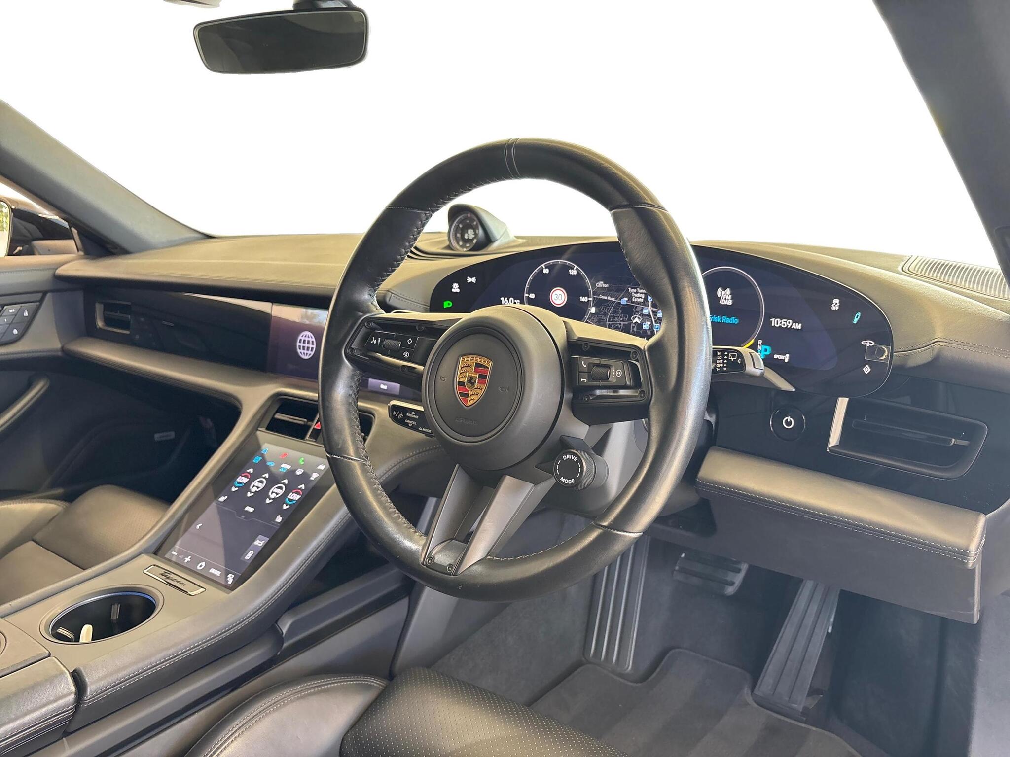 Porsche Taycan view 10