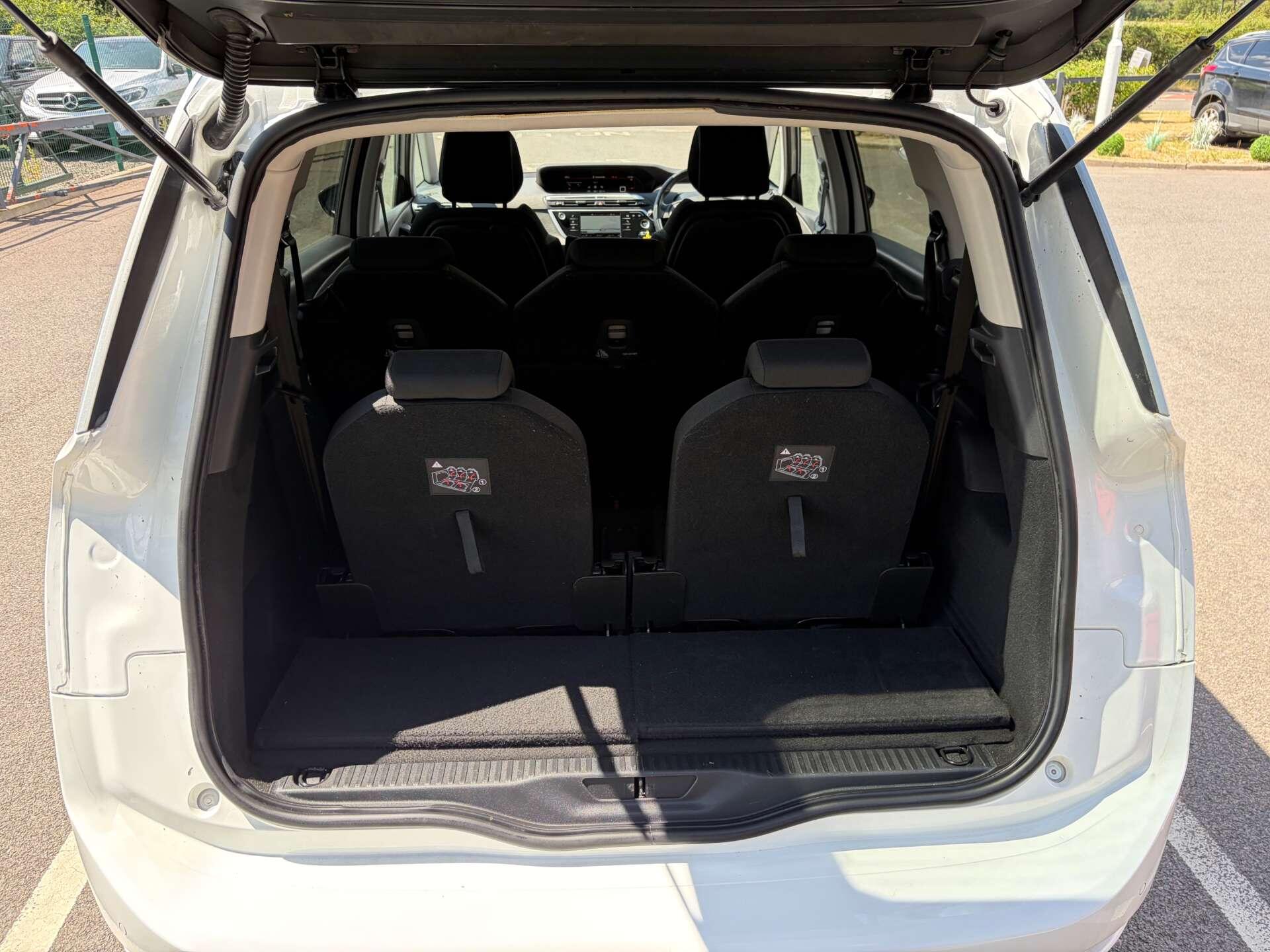 Citroen Grand C4 Spacetourer view 25