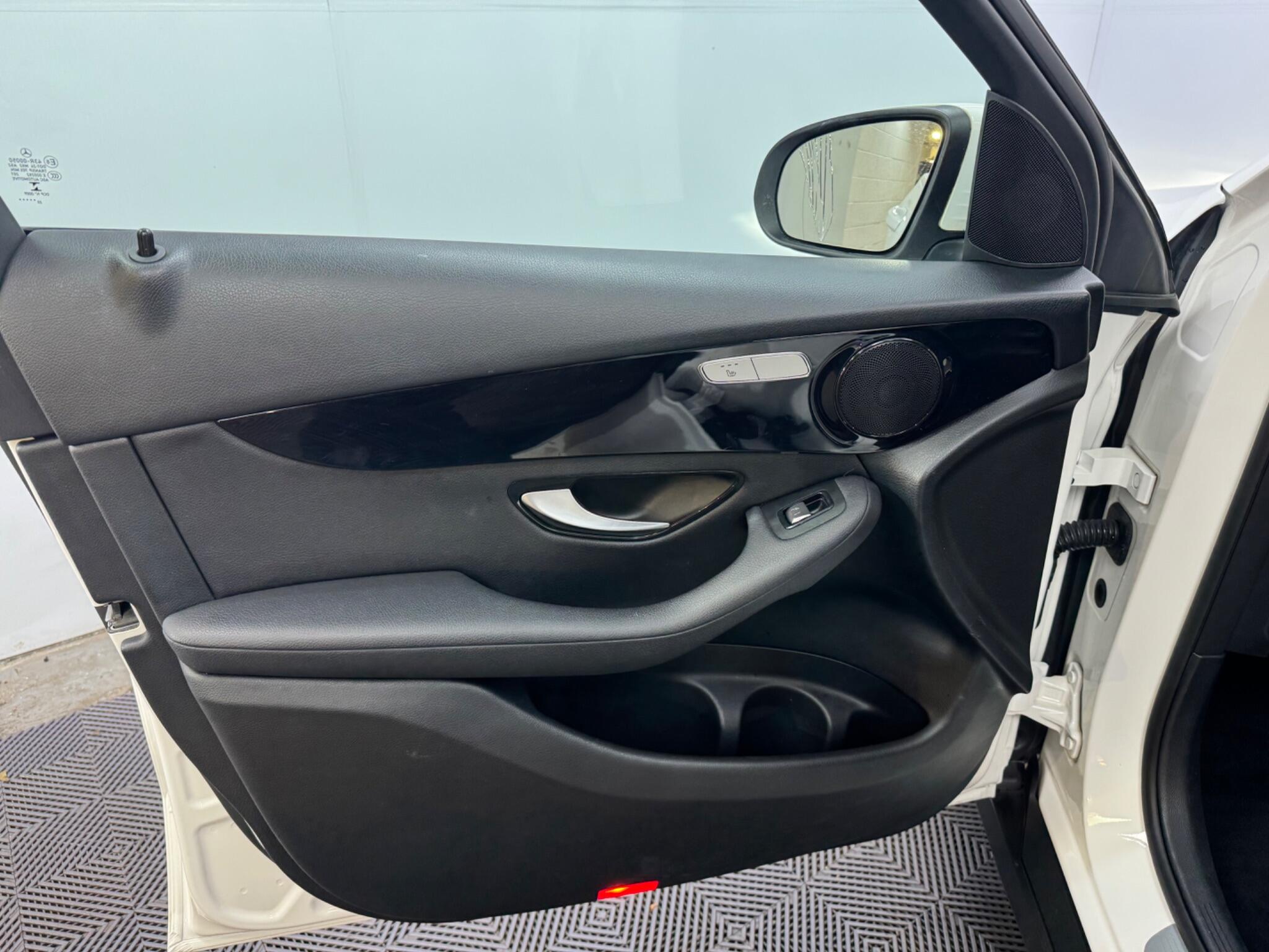 Mercedes-Benz GLC view 49