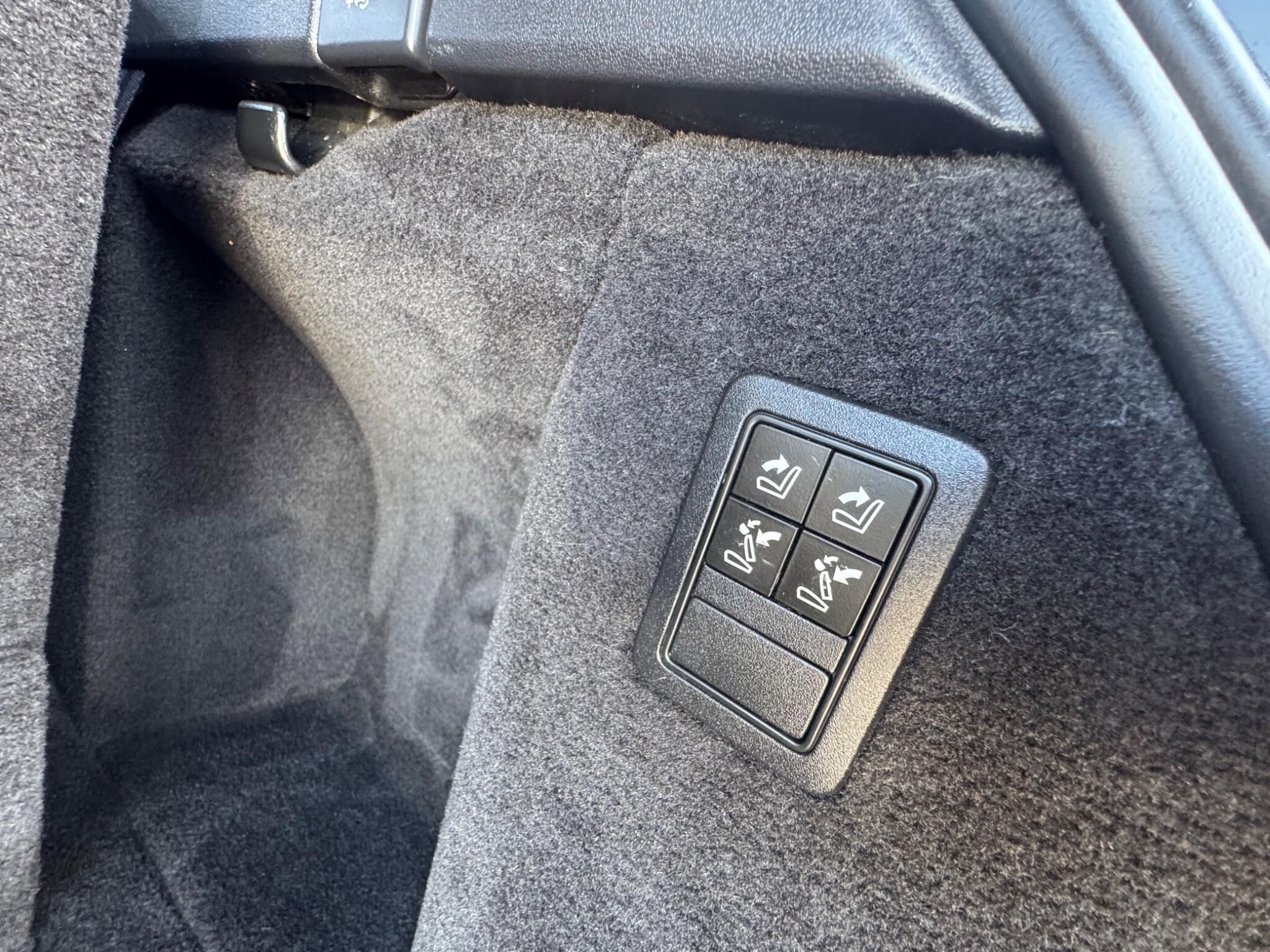 Land Rover Range Rover Sport view 16