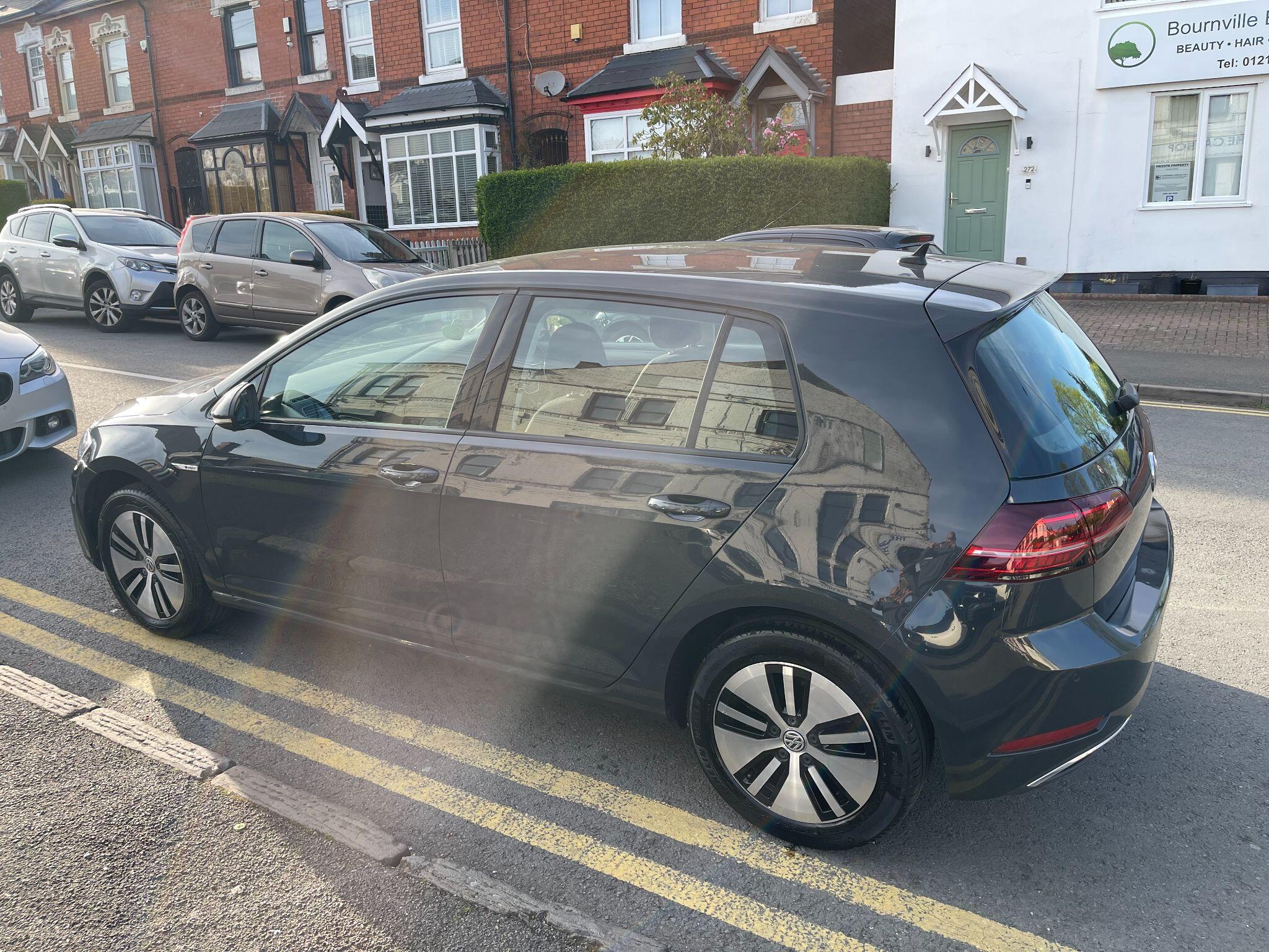 Volkswagen E-Golf view 18
