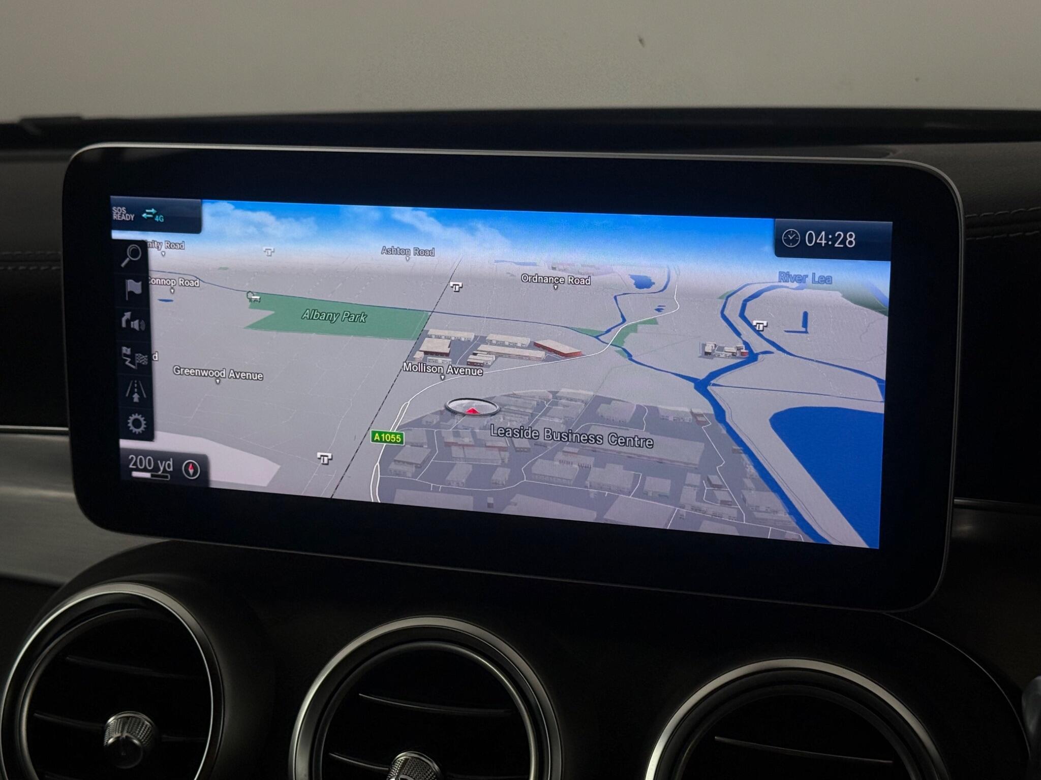 Mercedes-Benz C-Class view 27