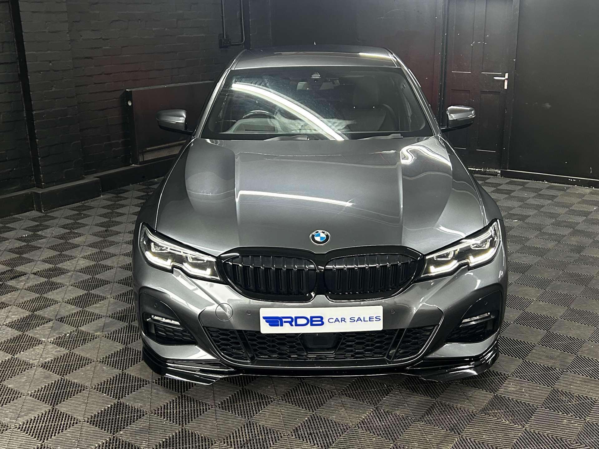 BMW 3 Series view 5
