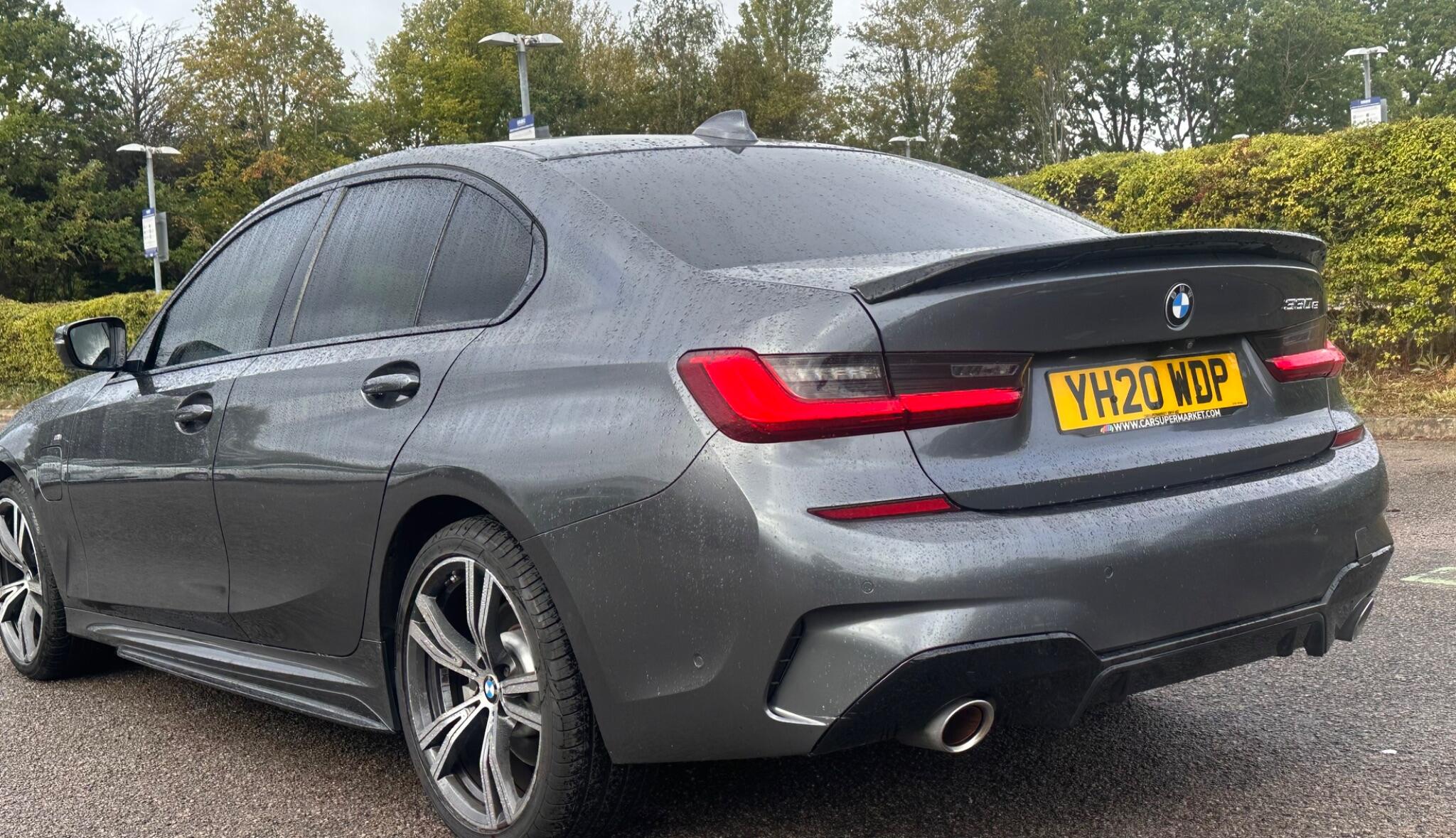 BMW 3 Series view 6