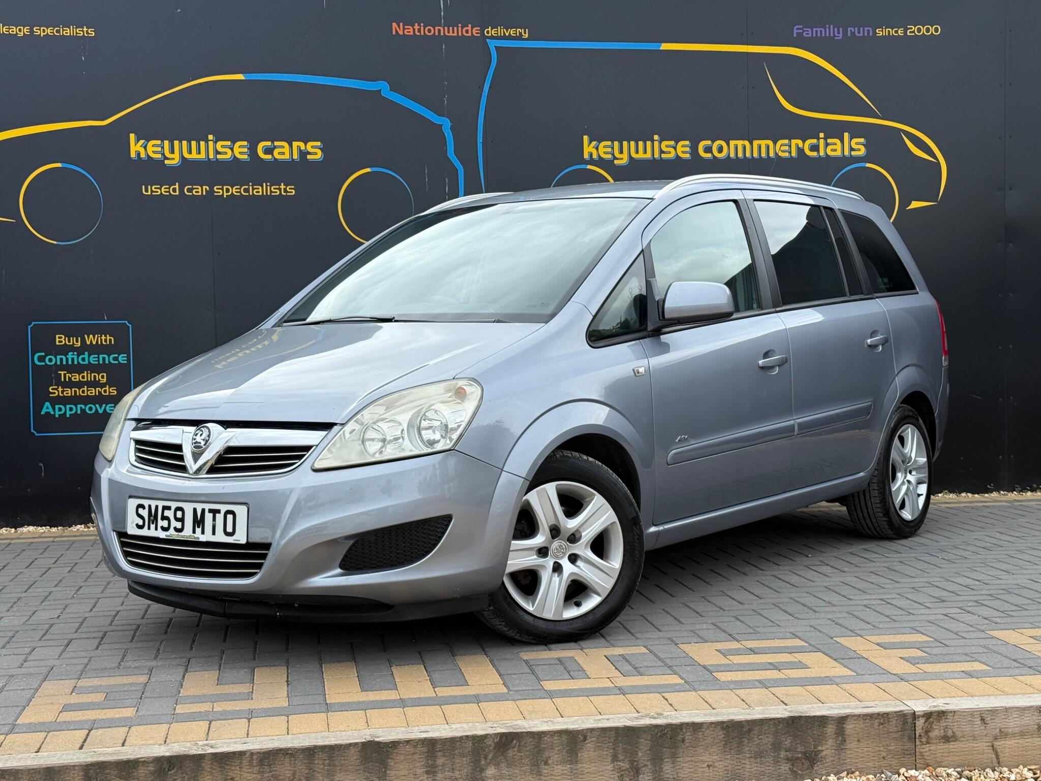 2009 Vauxhall Zafira in Silver for sale
