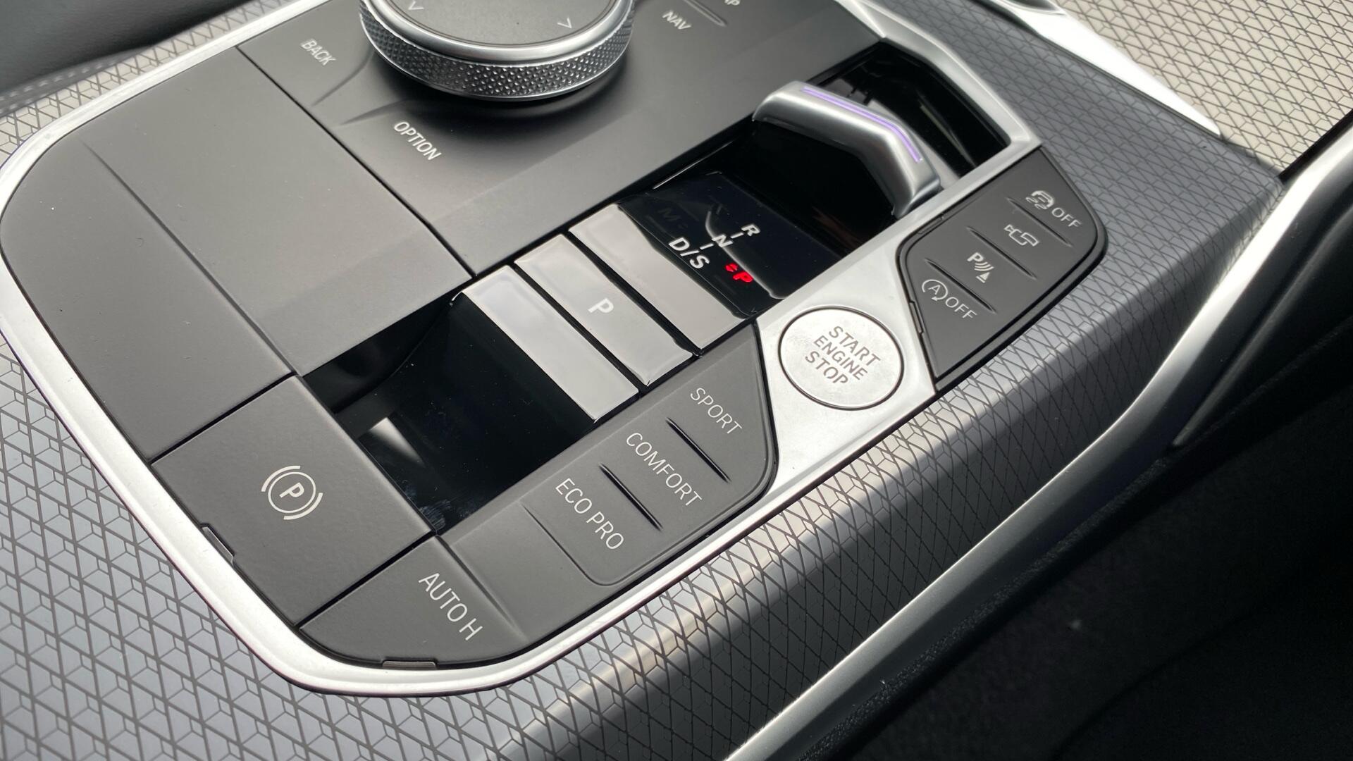 BMW 3 Series view 19