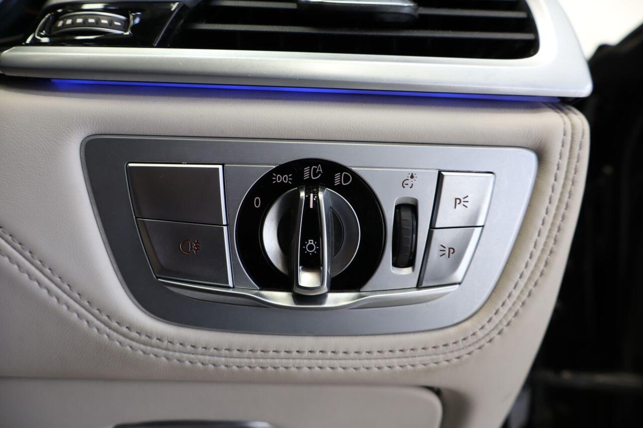 BMW 7 Series view 39