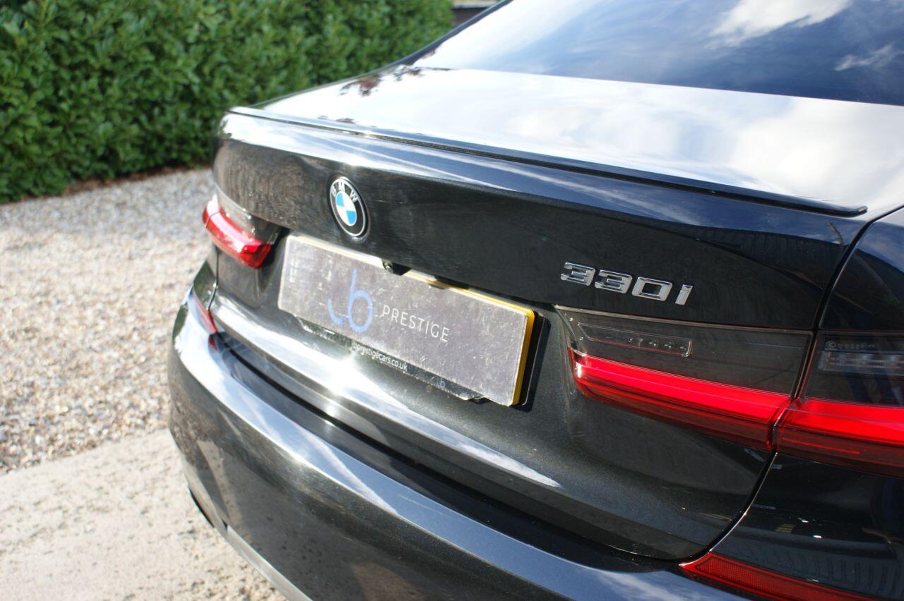 BMW 3 Series view 17