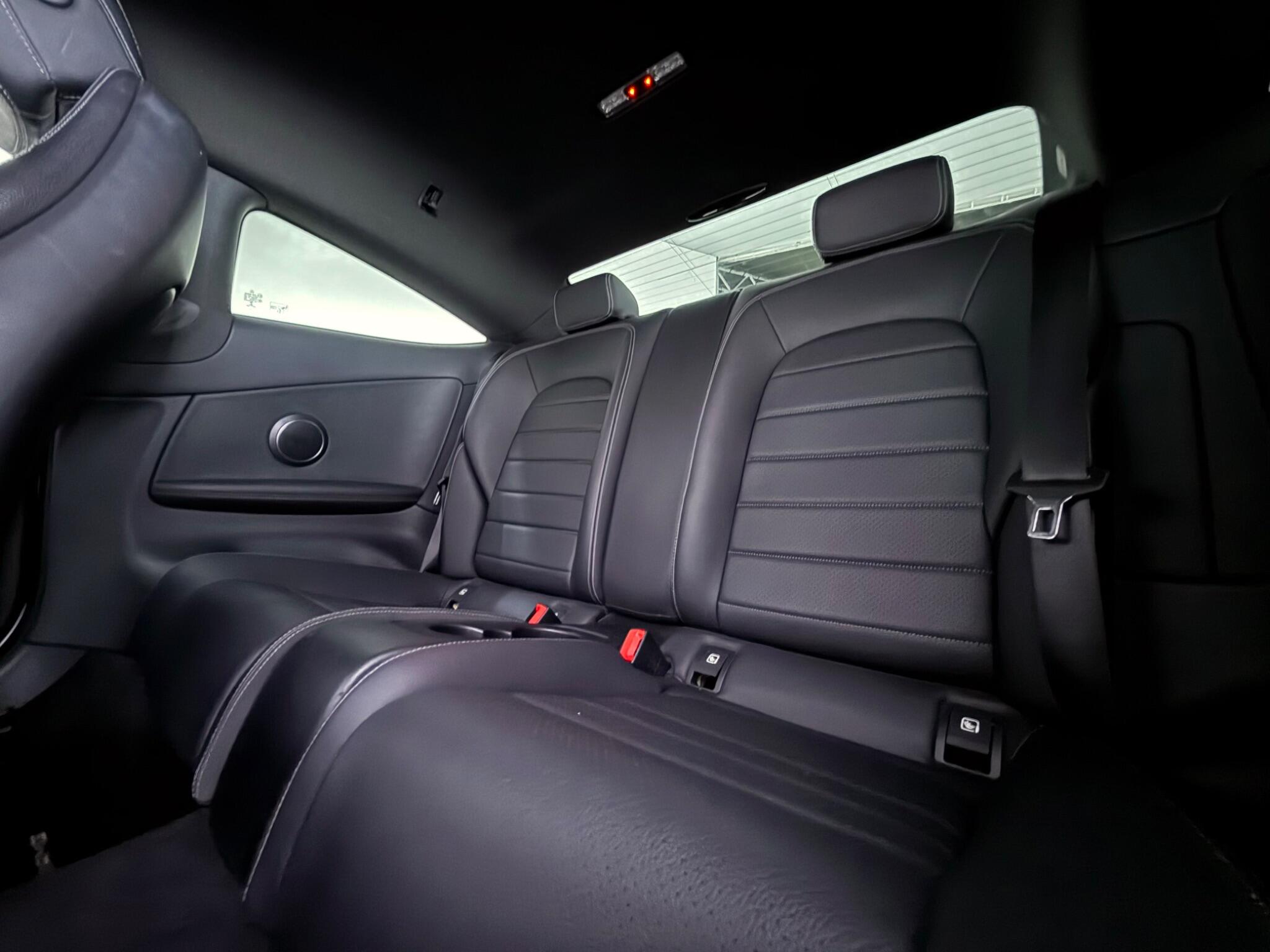 Mercedes-Benz C-Class view 31