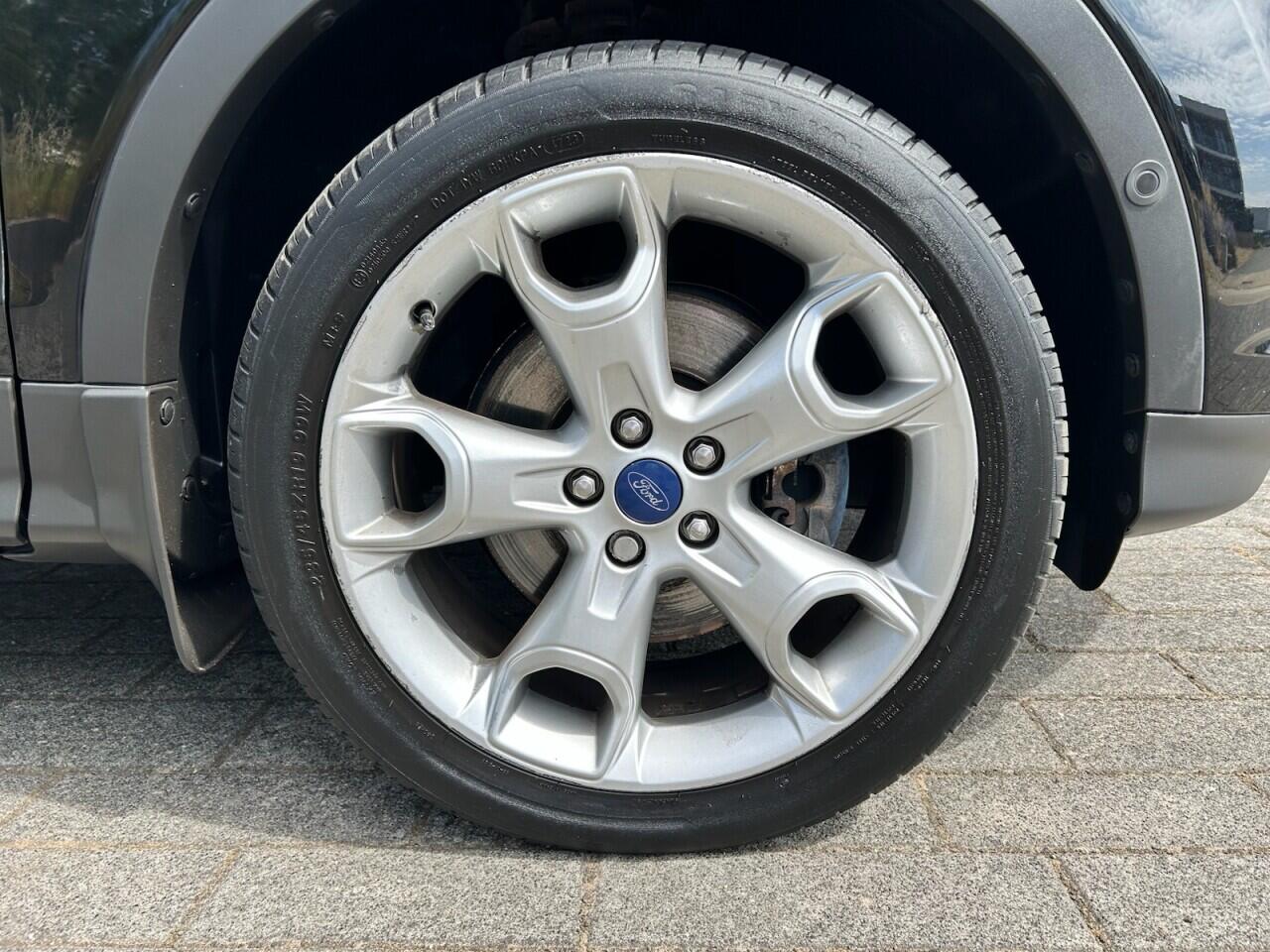 Ford Kuga view 2
