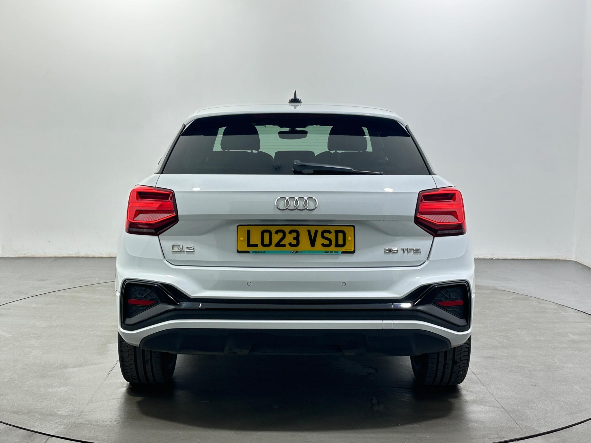 Audi Q2 view 7