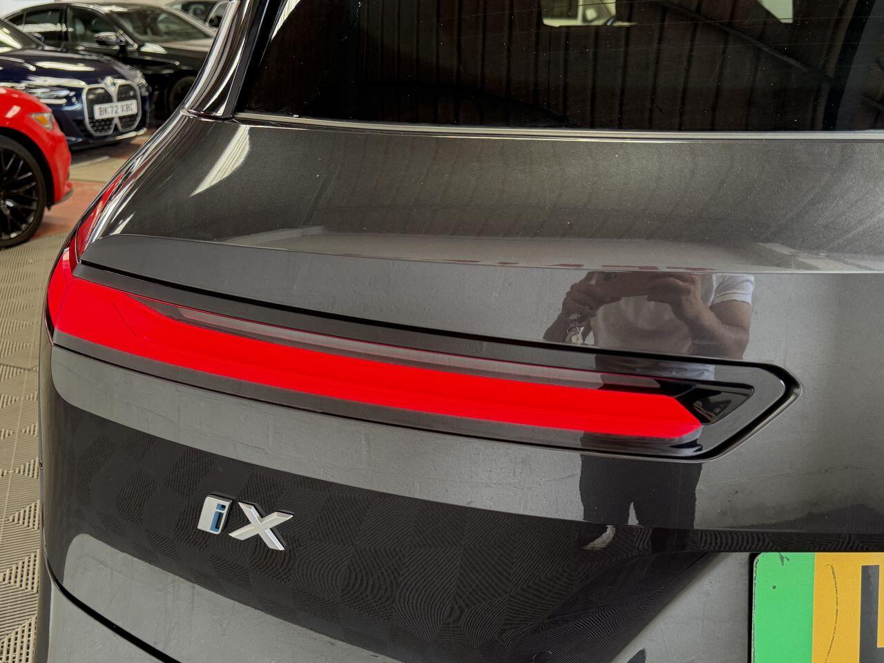 BMW Ix view 24