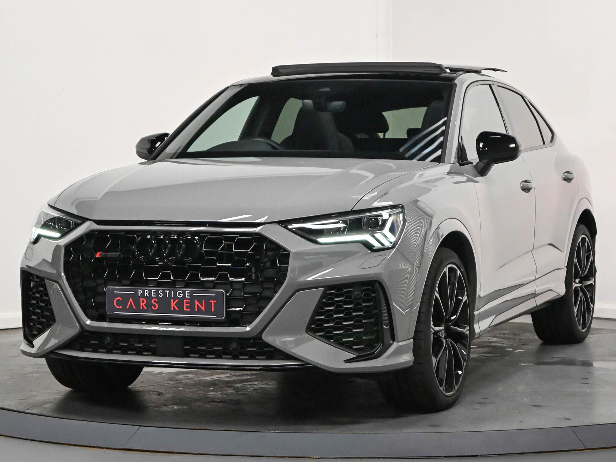 Audi RS Q3 view 6