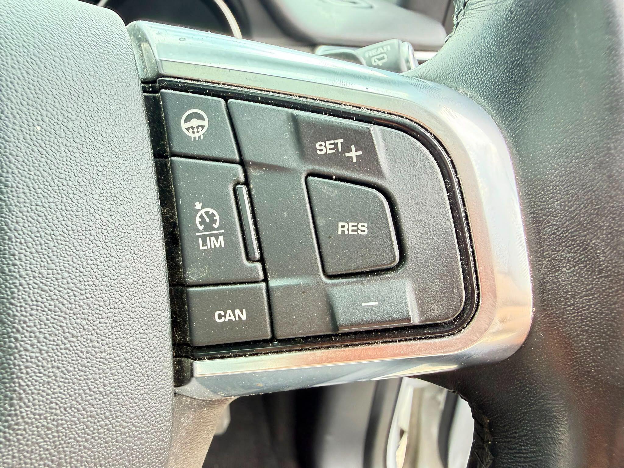 Land Rover Discovery Sport view 21
