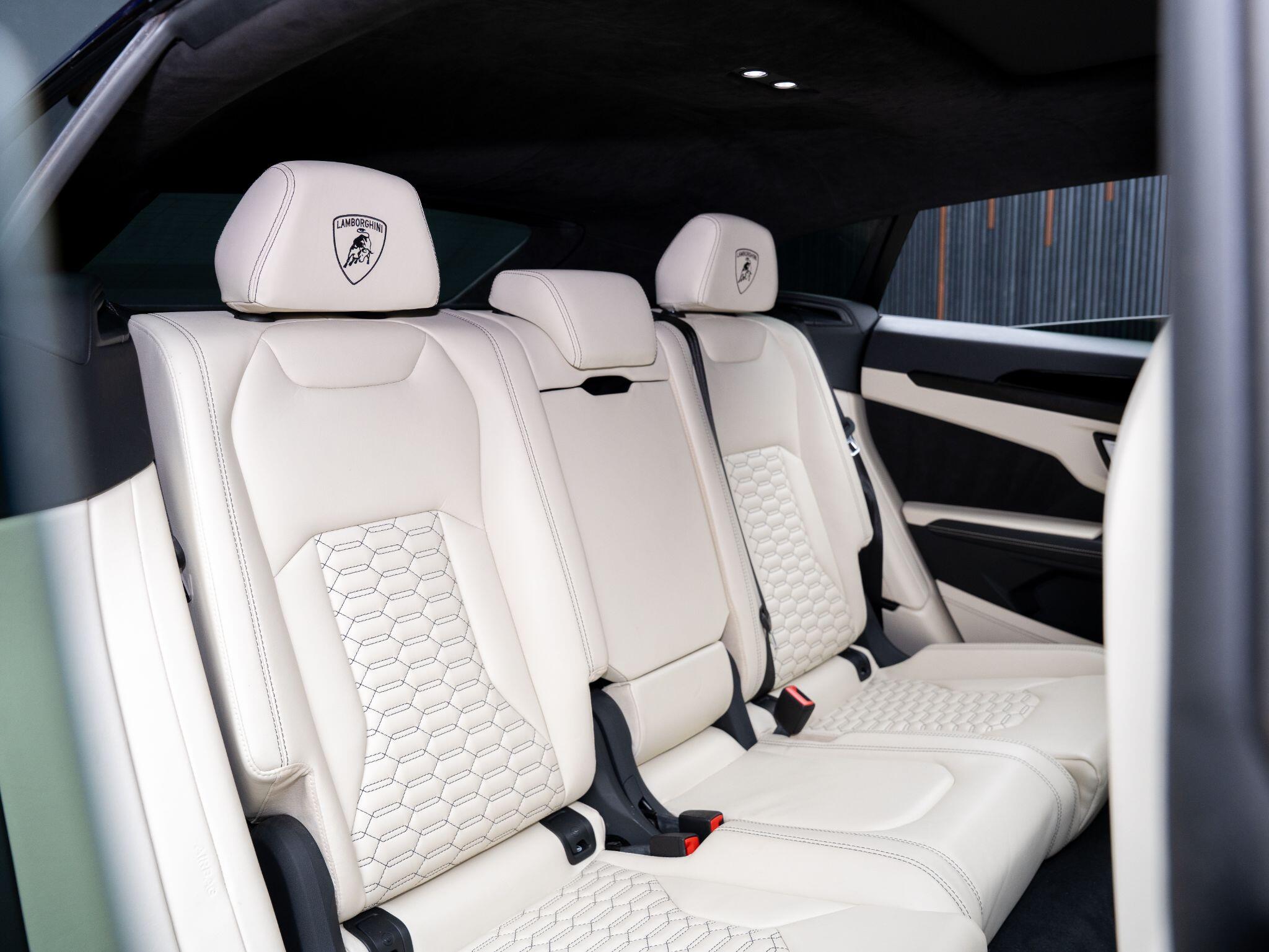 Lamborghini Urus view 14