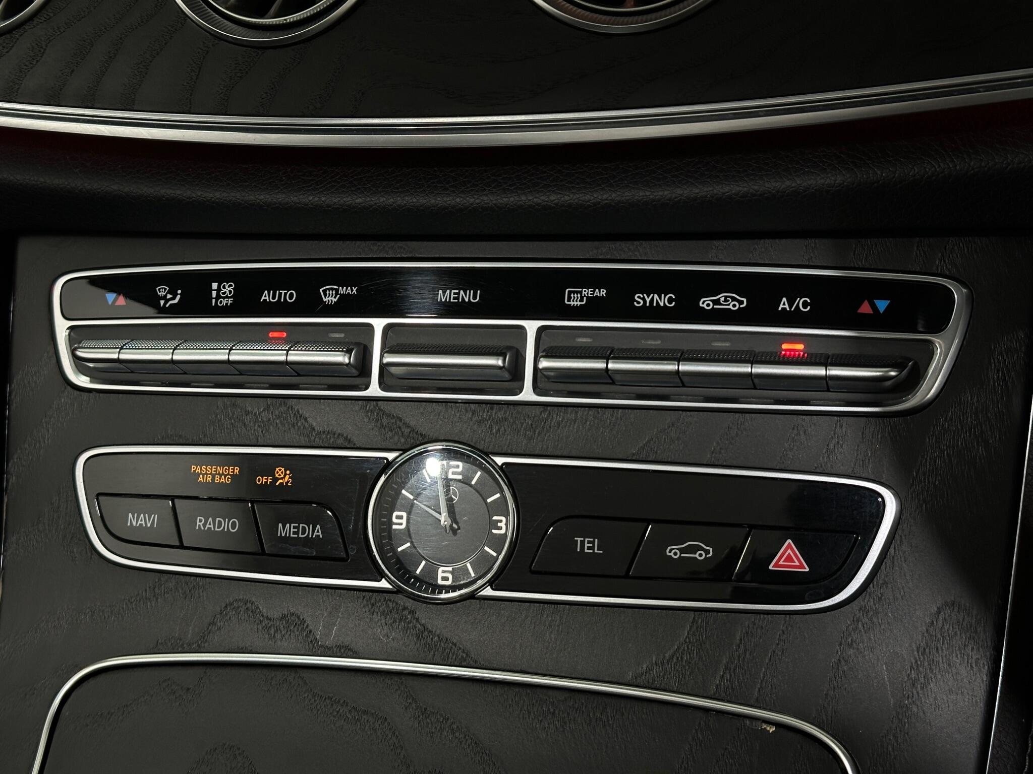 Mercedes-Benz E-Class view 23