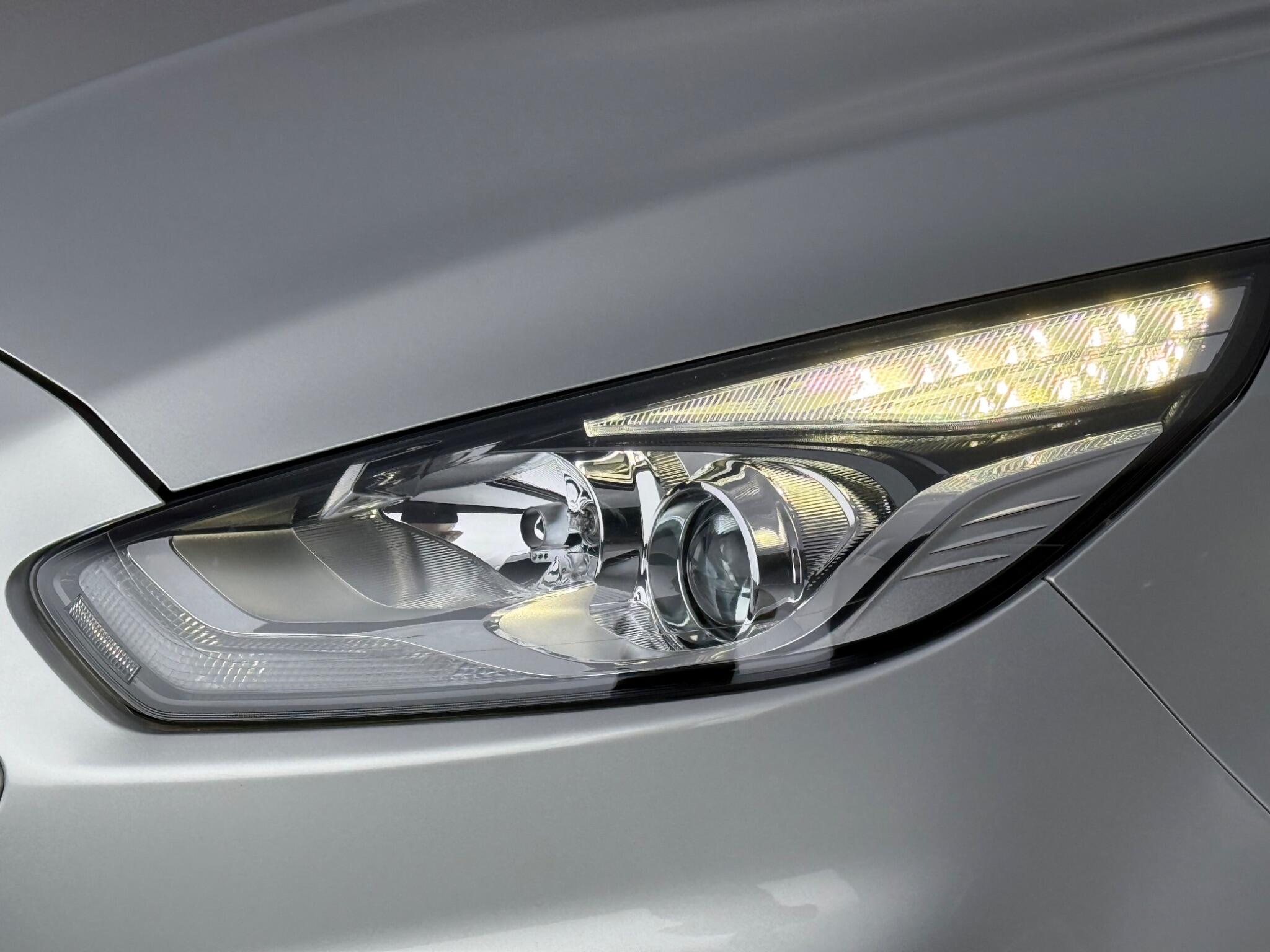 Ford Galaxy view 10