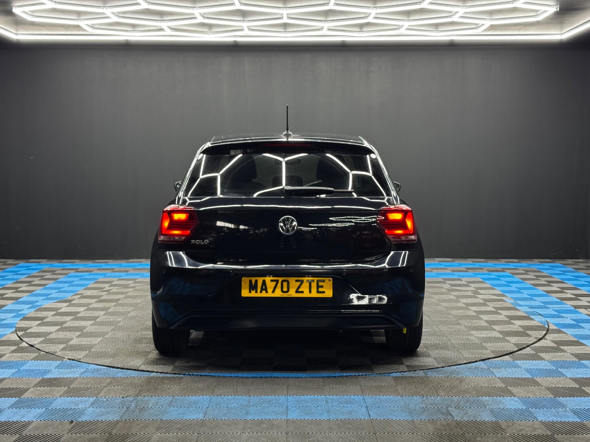 Volkswagen Polo view 6