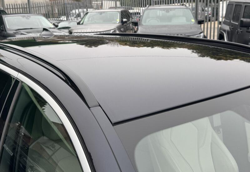 2017 BMW 5 Series image 21