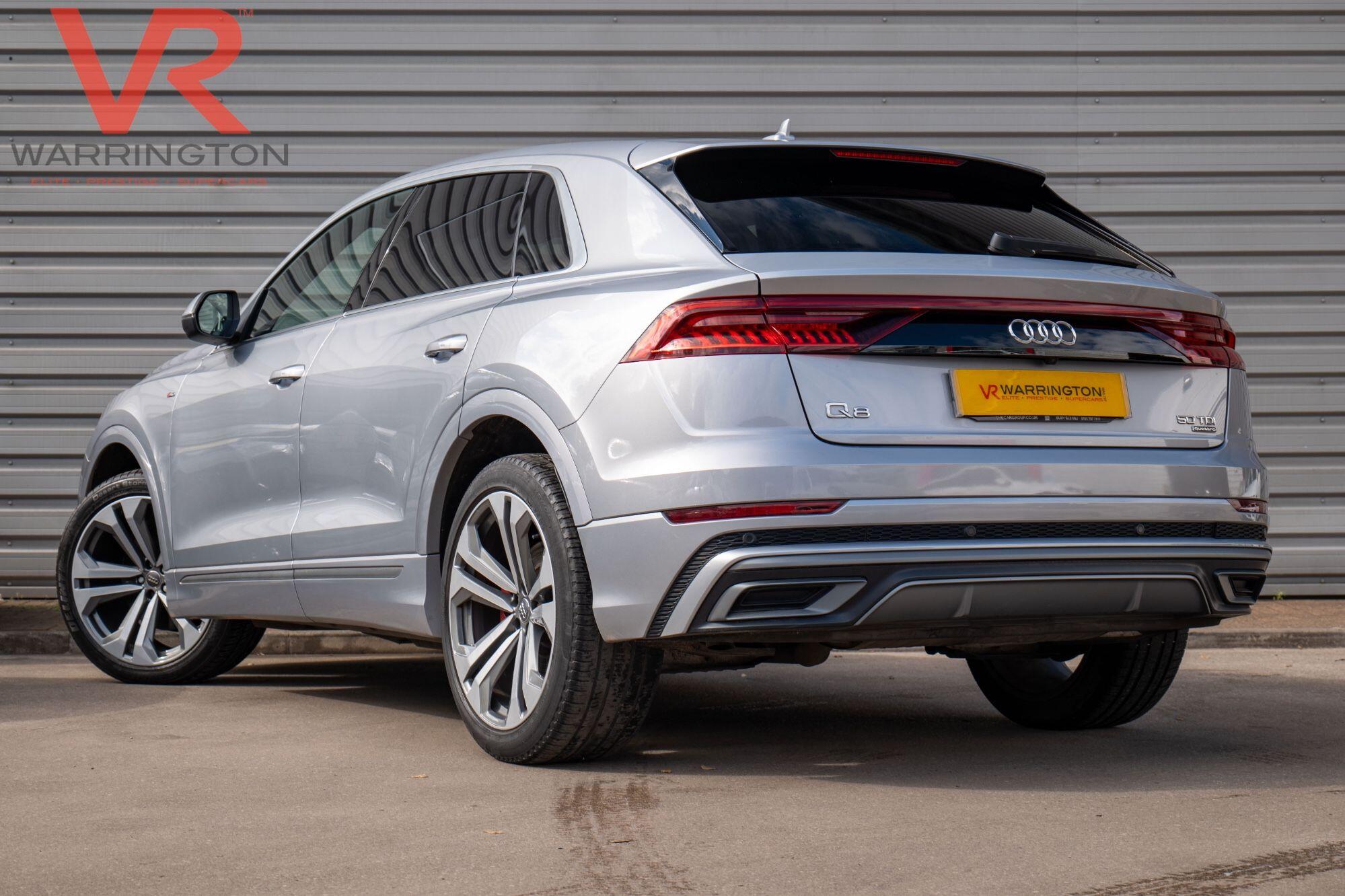 Audi Q8 view 14