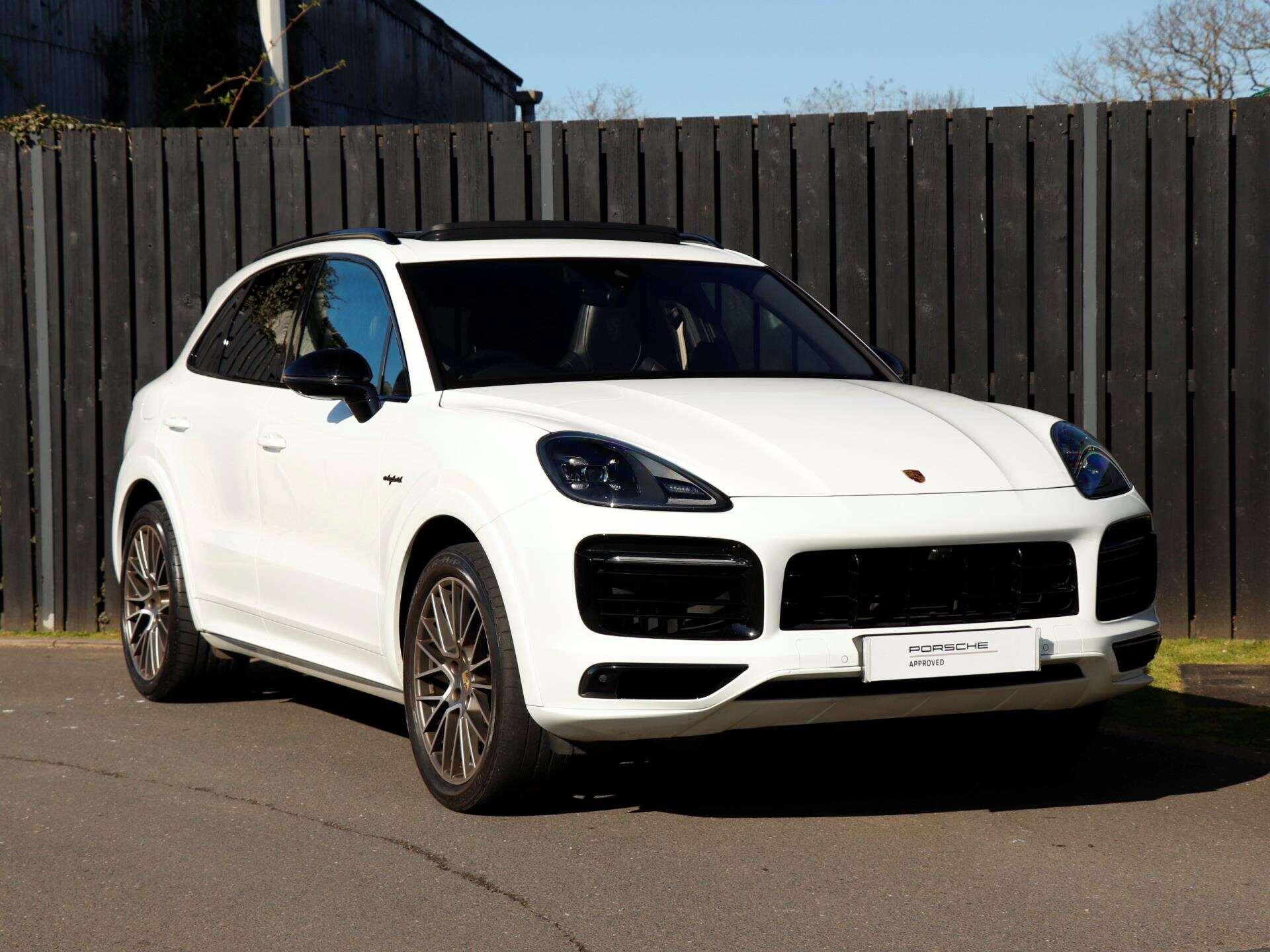Porsche Cayenne view 39