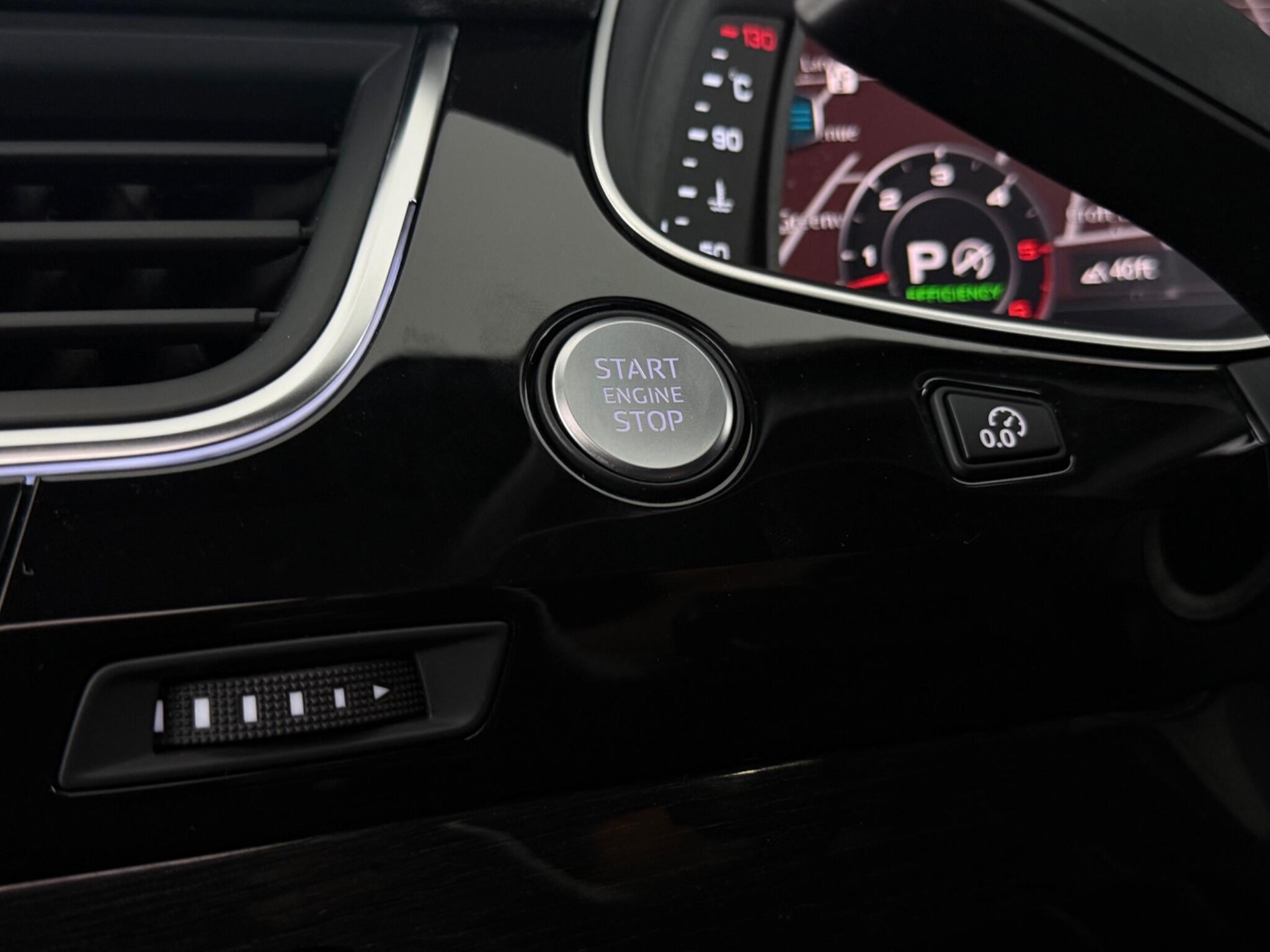 Audi Q7 view 23
