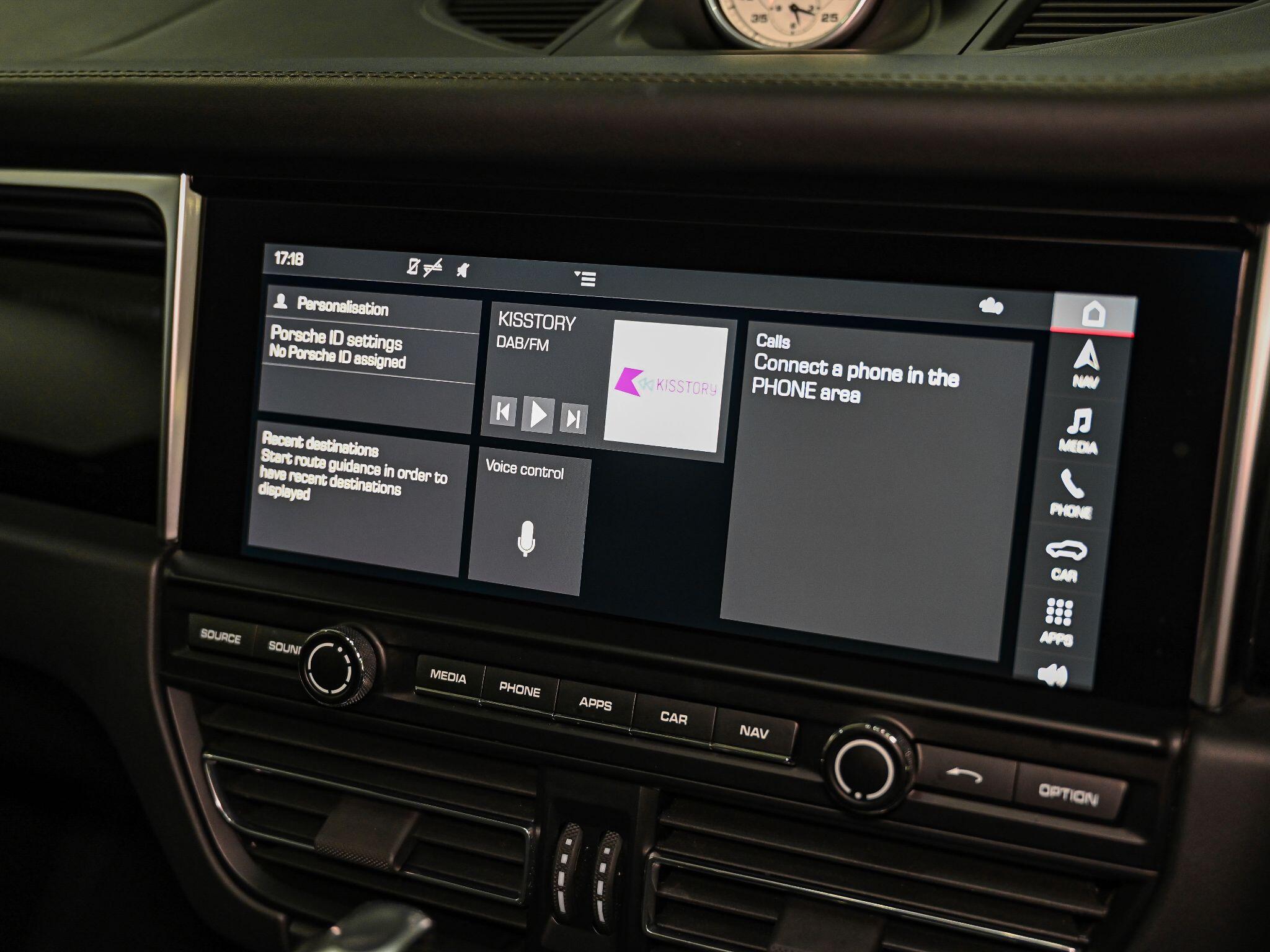 Porsche Macan view 9
